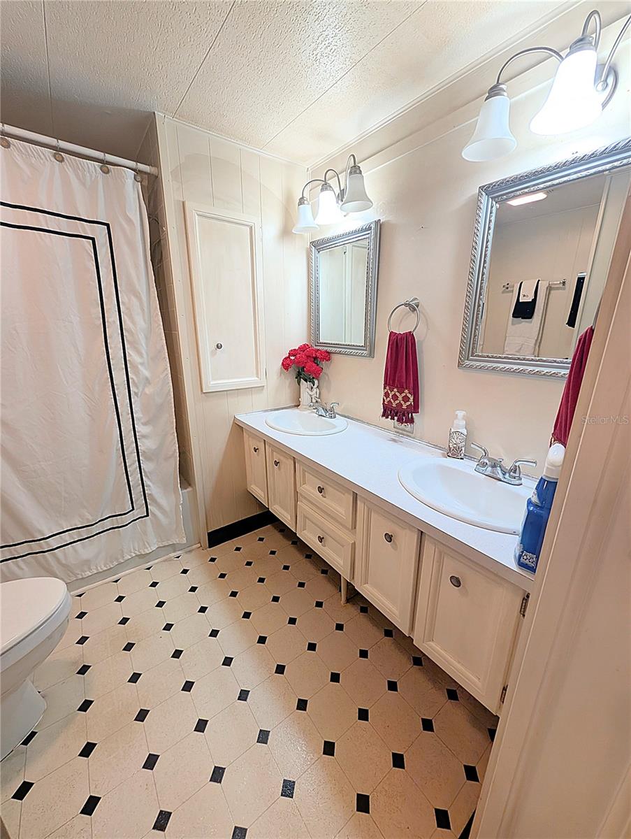 Image 8 of 25 For 7801 34th Avenue N 11