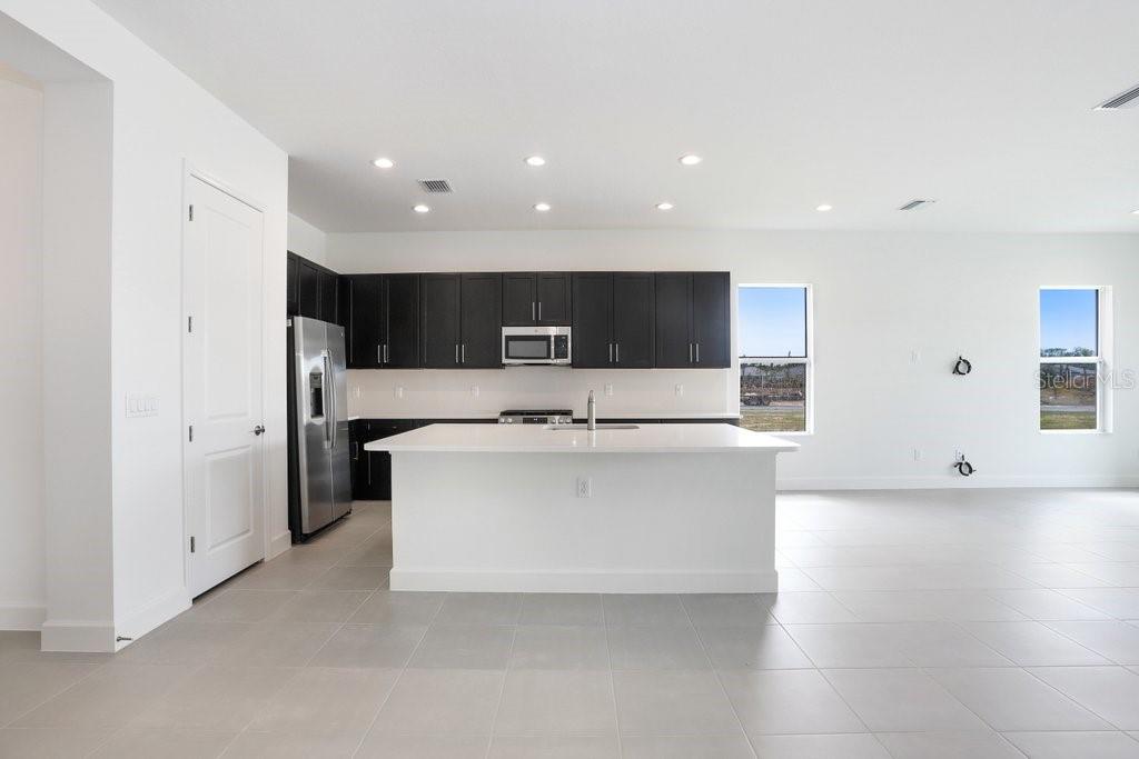 Image 5 of 27 For 32479 Neroli Street