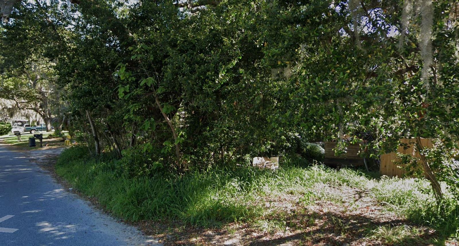 Listing photo id 0 for  Lenox Drive 