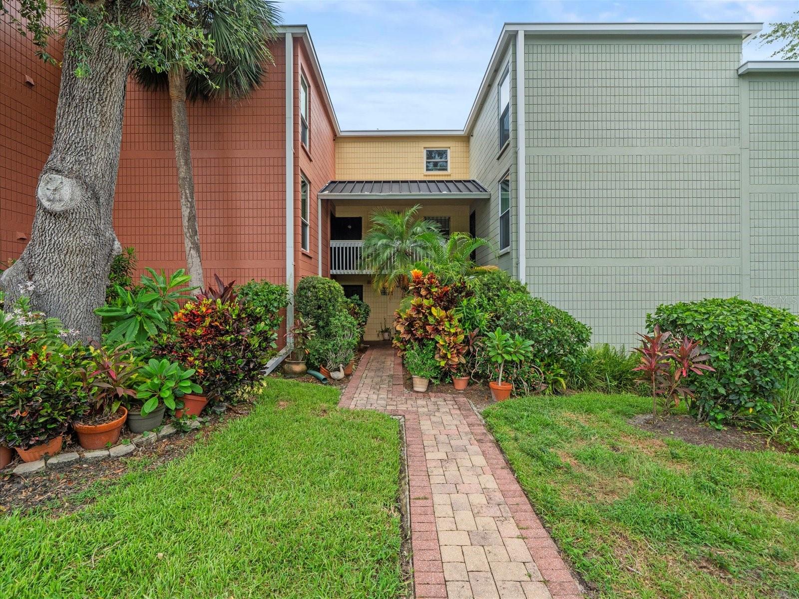 Image 4 of 36 For 2424 Tampa Bay Boulevard A109