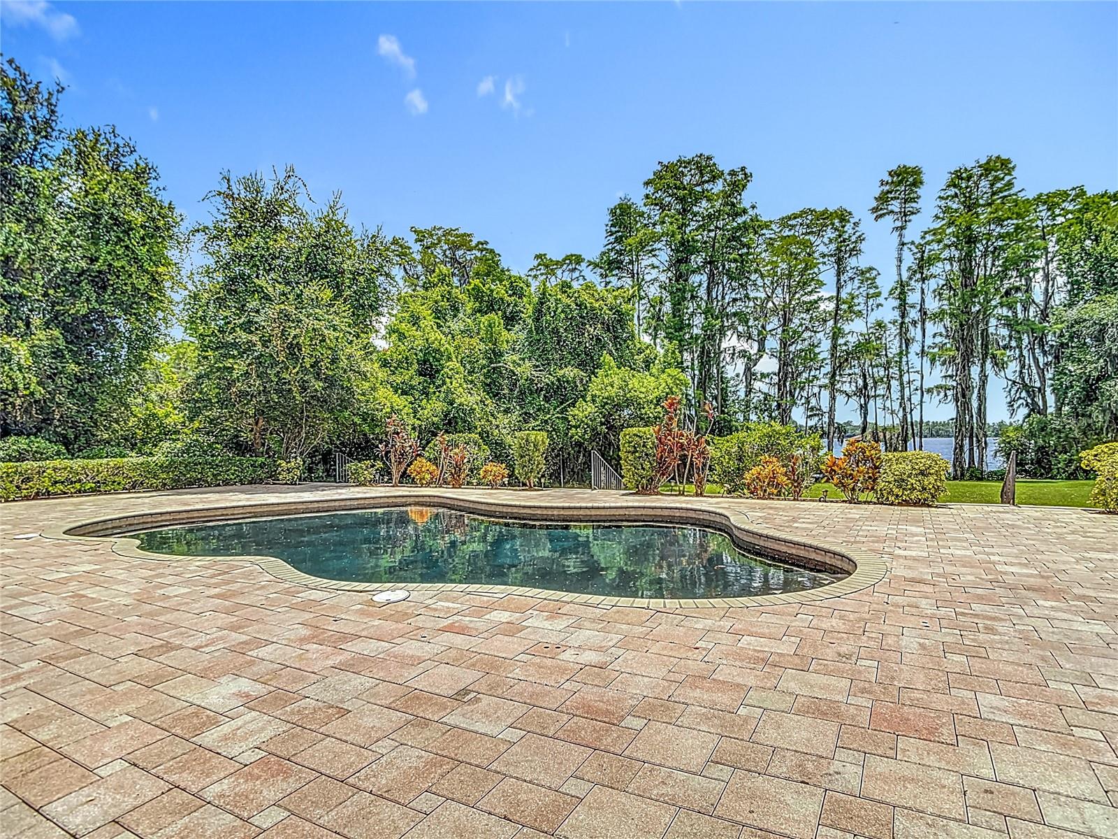 Listing photo id 81 for 7732 Mobley Road