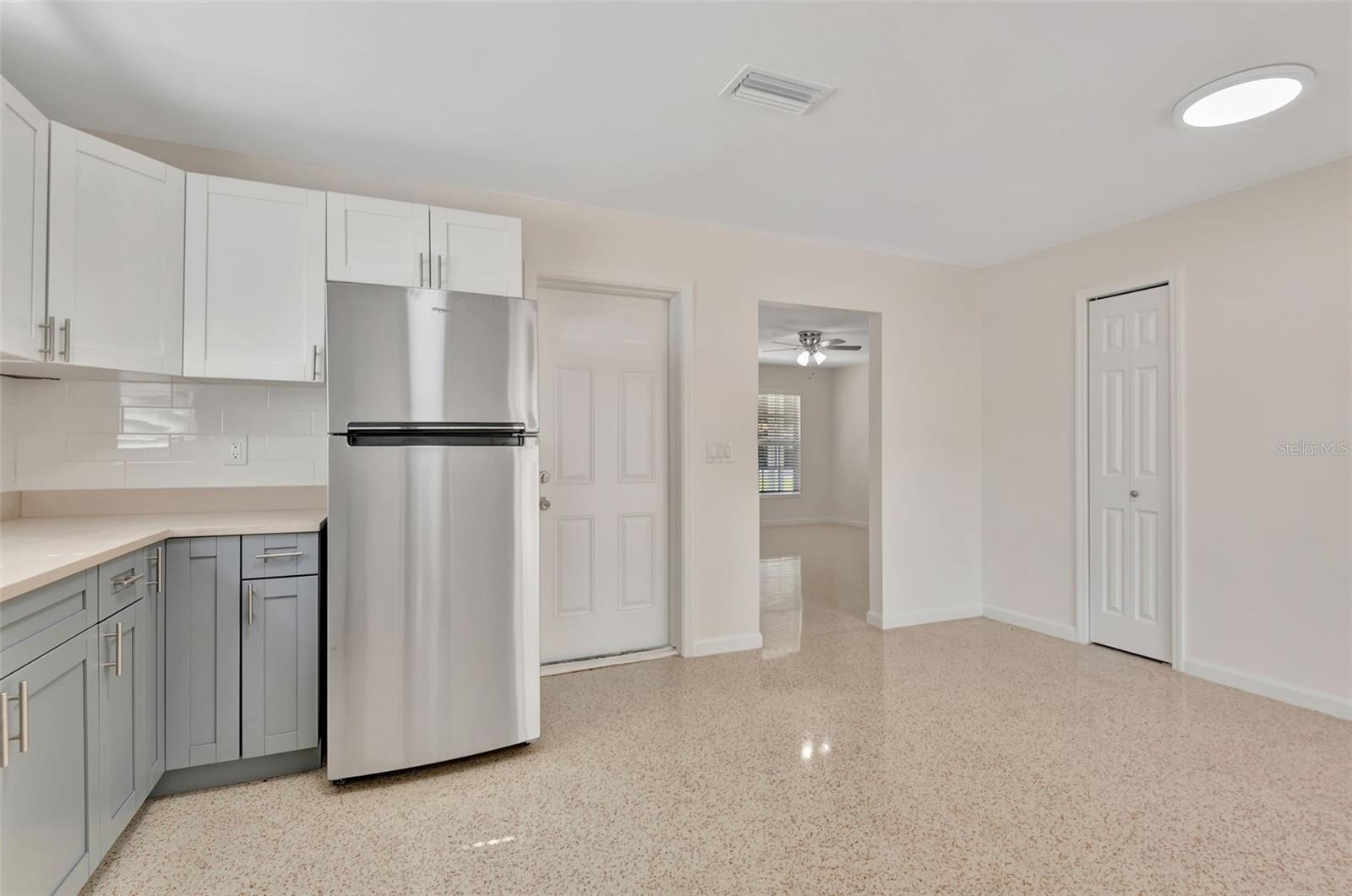 Image 7 of 23 For 4714 Vasconia Street
