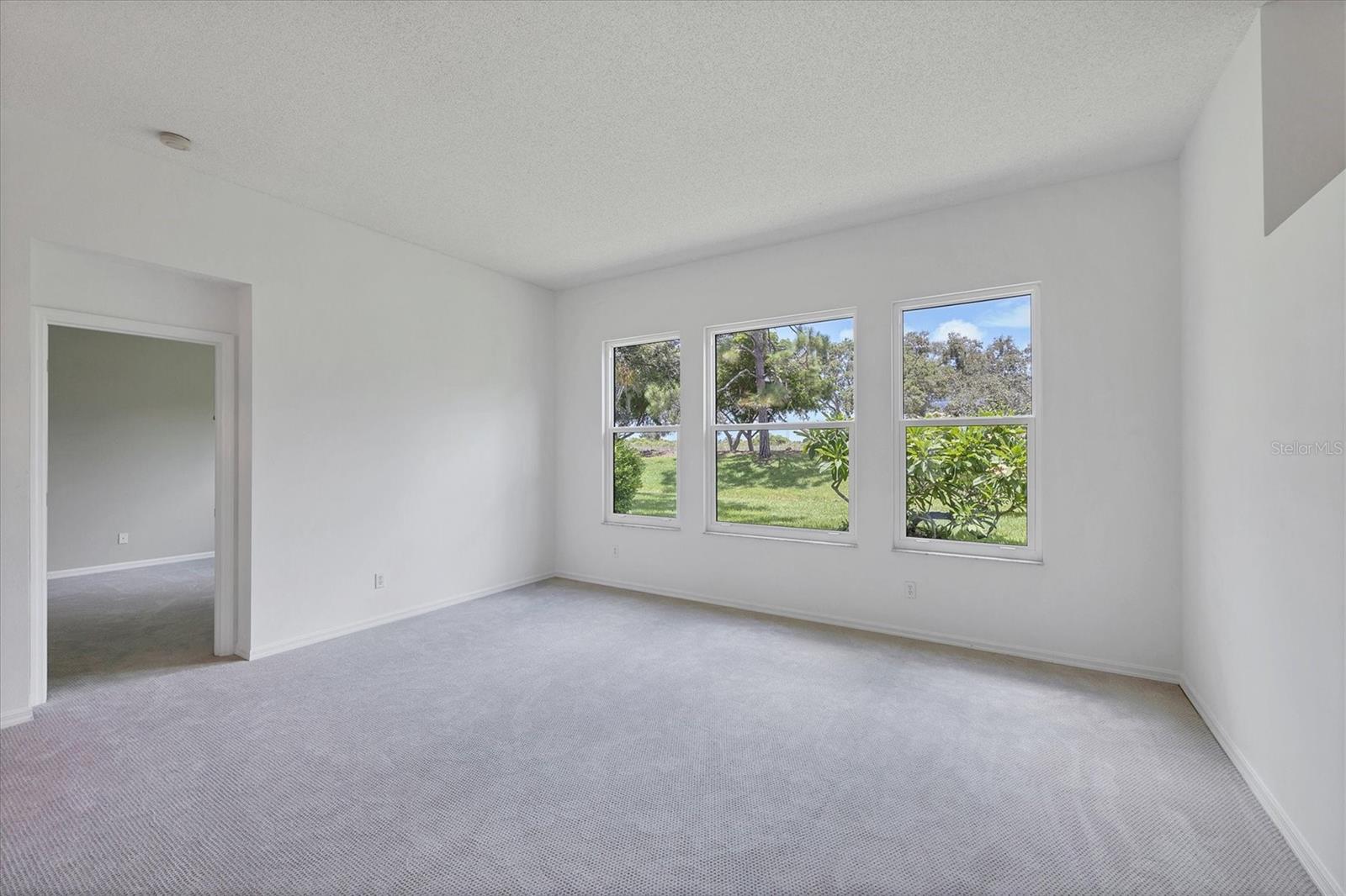Image 10 of 46 For 4925 Thames Lane