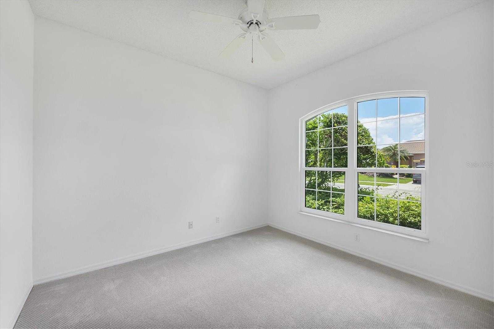 Image 31 of 46 For 4925 Thames Lane