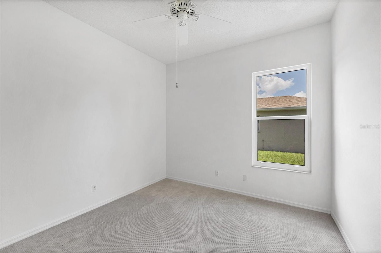 Image 34 of 46 For 4925 Thames Lane