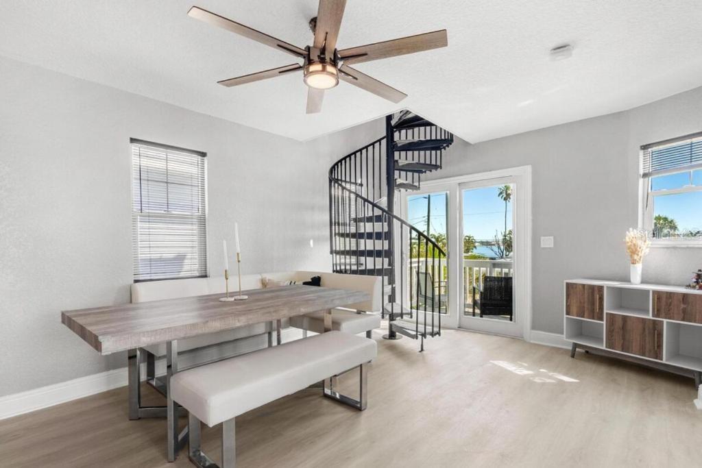 Image 17 of 42 For 14500 Bayshore Drive