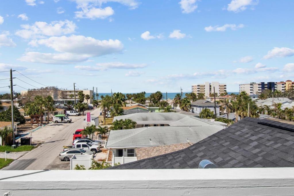 Image 4 of 42 For 14500 Bayshore Drive
