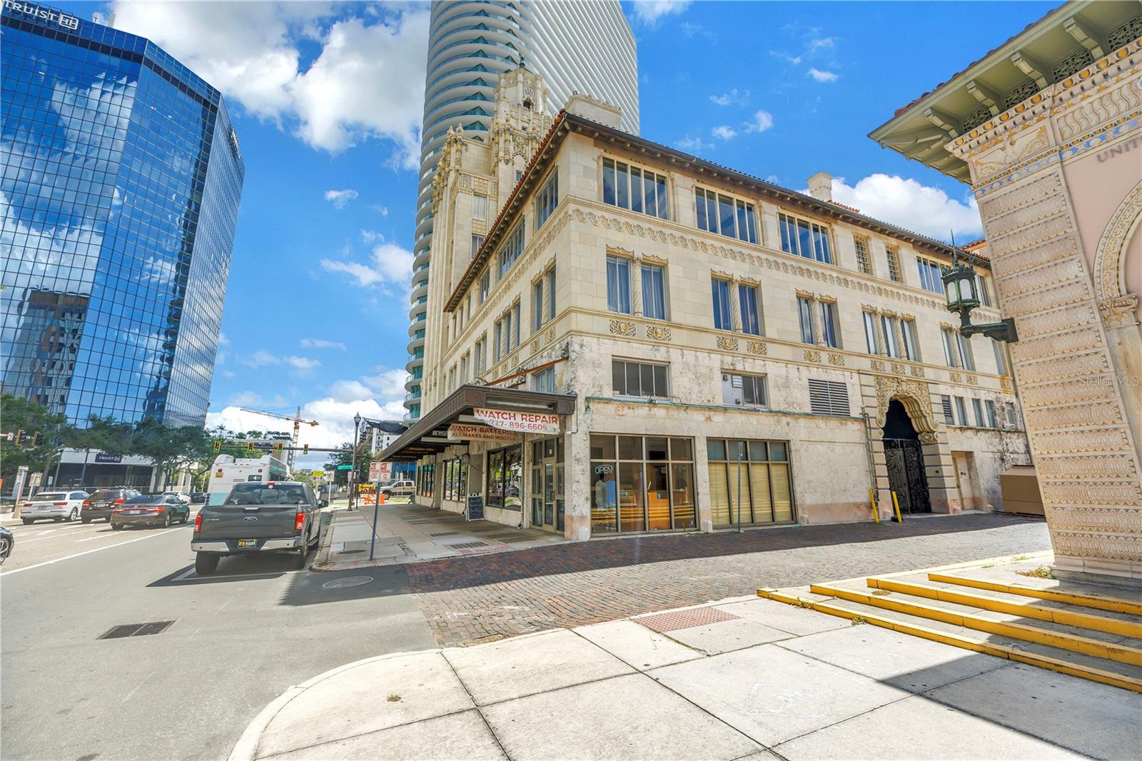 Image 42 of 74 For 405 Central Avenue 600