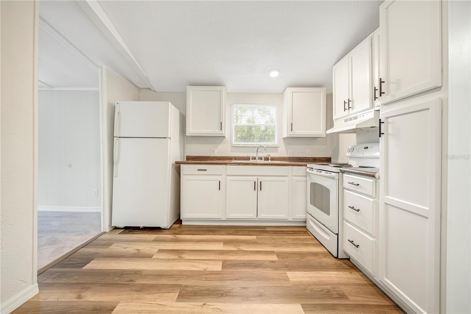 Image 10 of 25 For 8026 Rosella Court 6