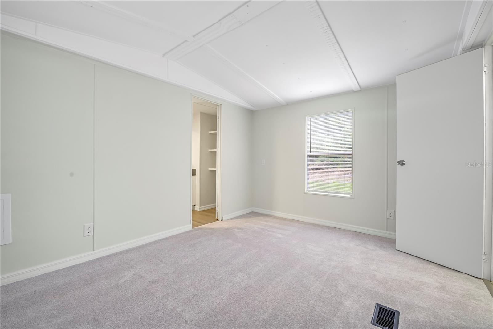 Image 17 of 25 For 8026 Rosella Court 6