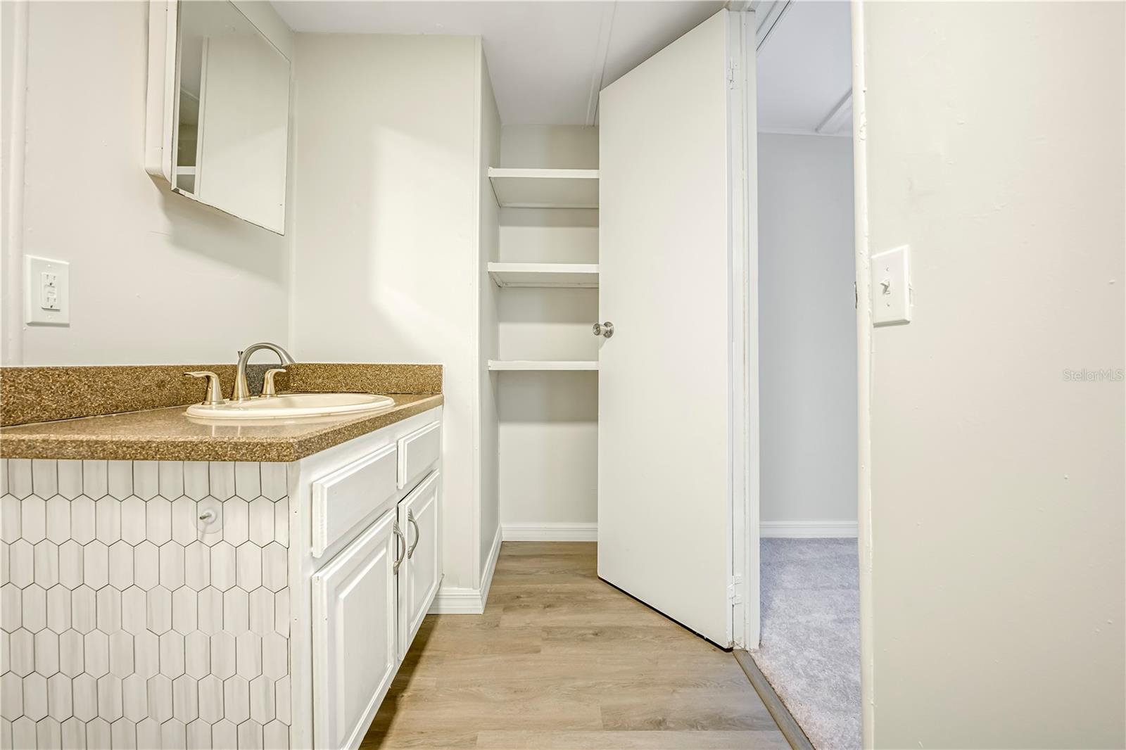Image 19 of 25 For 8026 Rosella Court 6