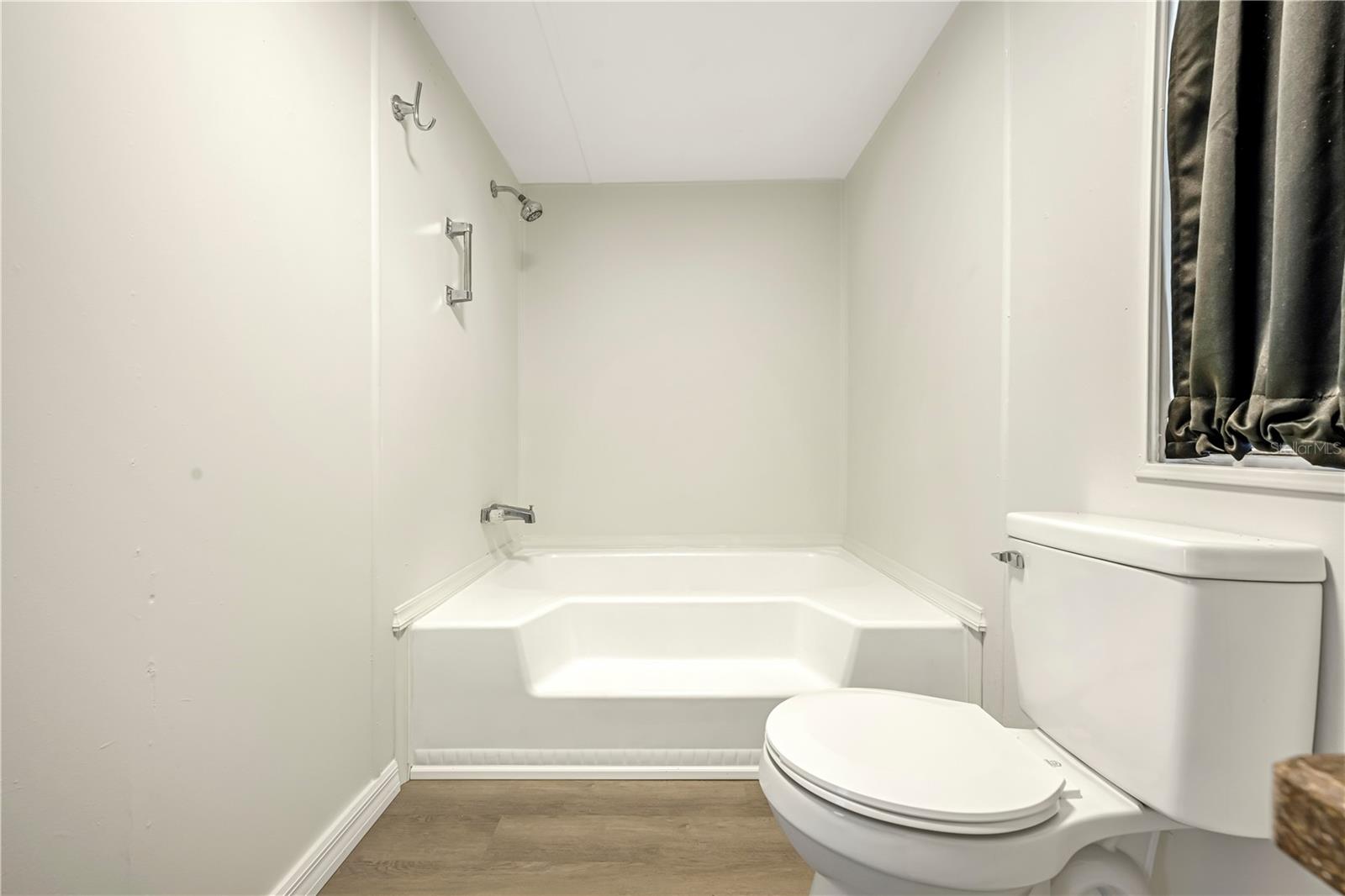 Image 6 of 25 For 8026 Rosella Court 6
