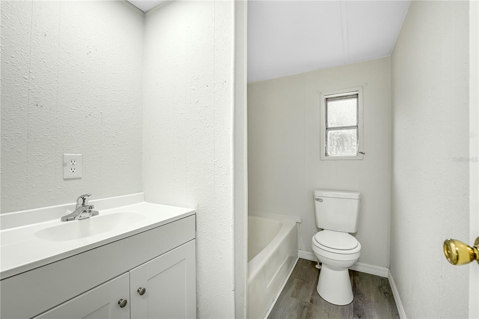 Image 15 of 22 For 8025 Rosella Court 5