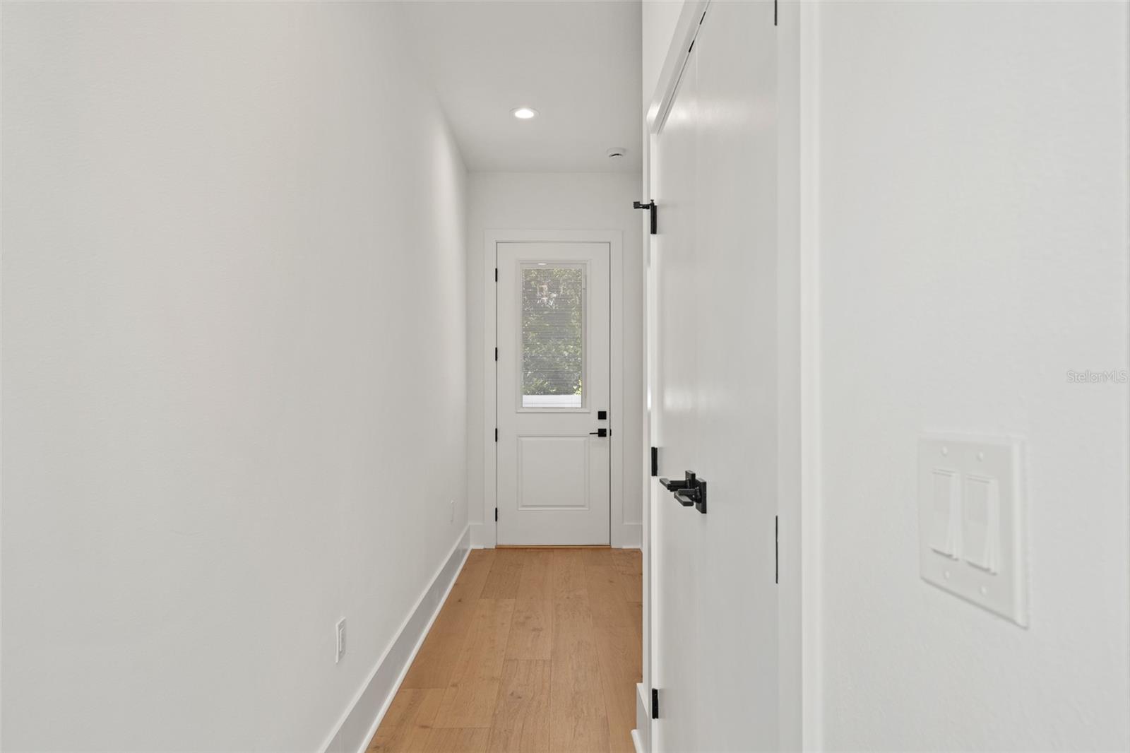 Image 16 of 48 For 409 Selma Avenue