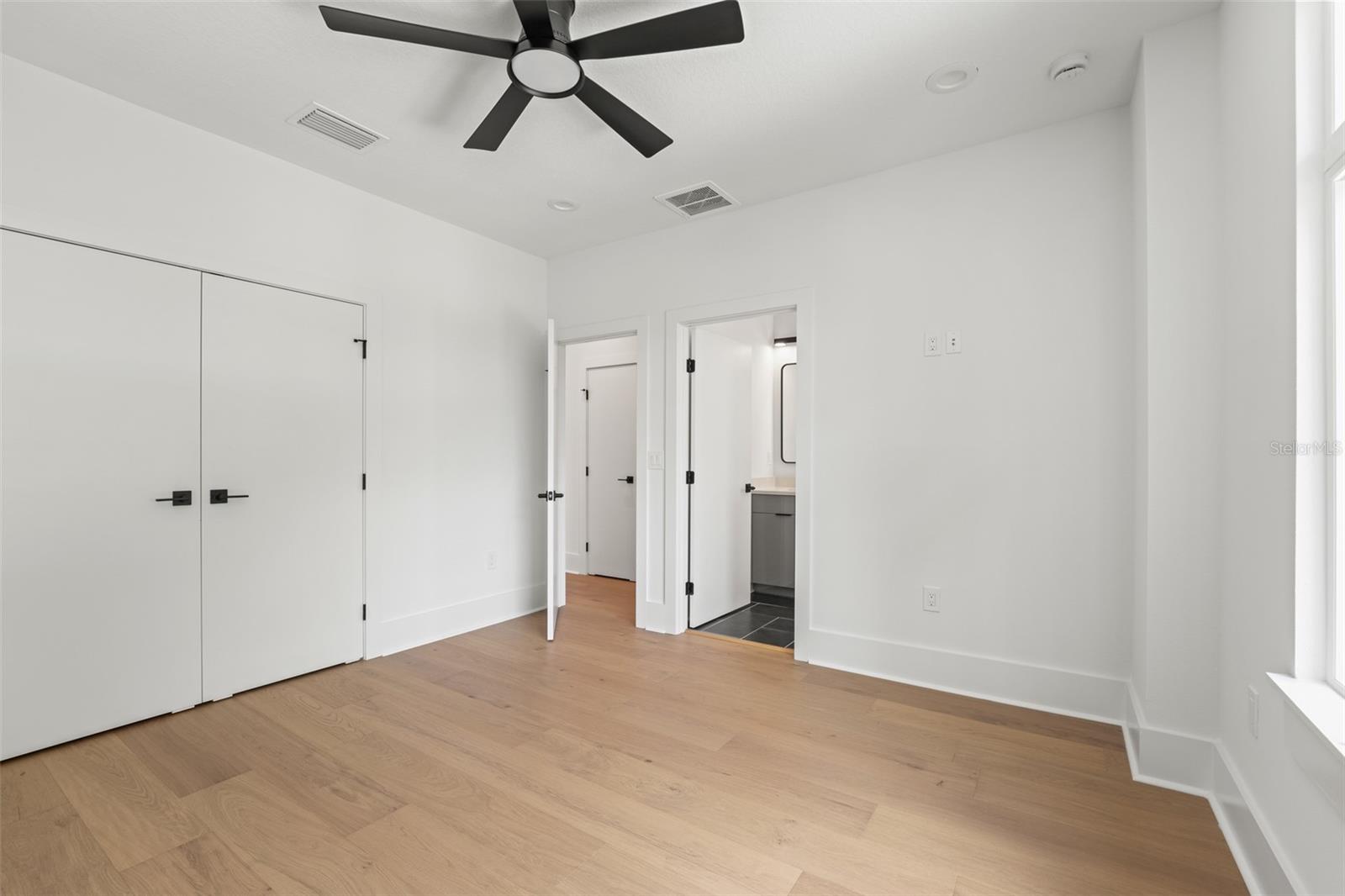 Image 30 of 48 For 409 Selma Avenue