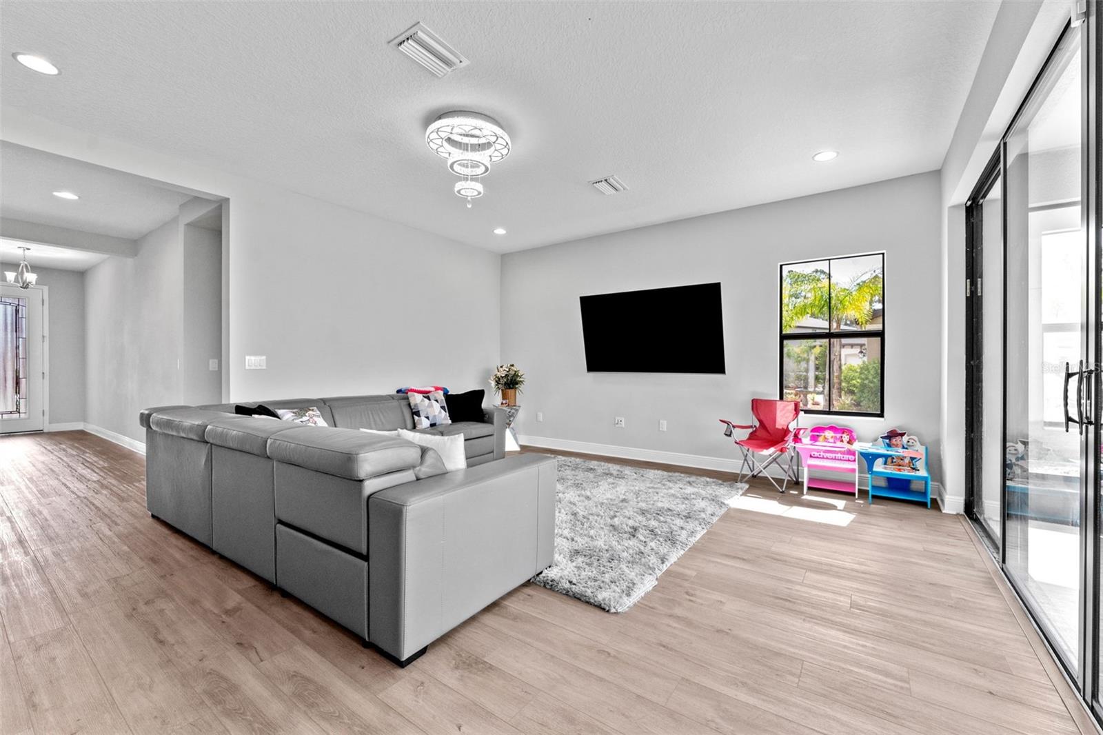 Image 10 of 51 For 14885 Paddock Pond Avenue