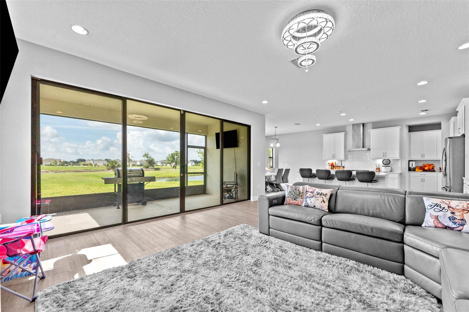 Image 11 of 51 For 14885 Paddock Pond Avenue