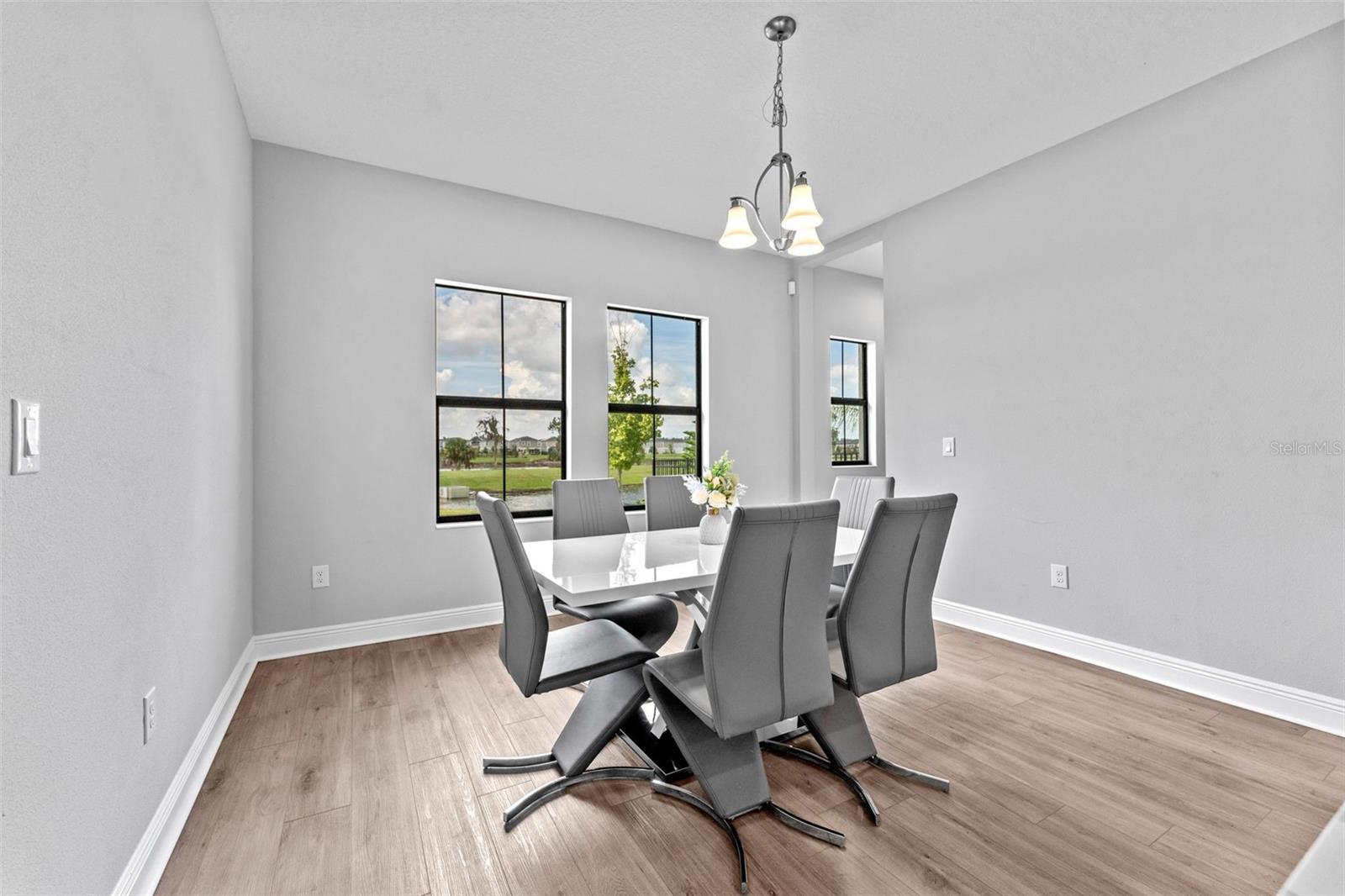 Image 16 of 51 For 14885 Paddock Pond Avenue