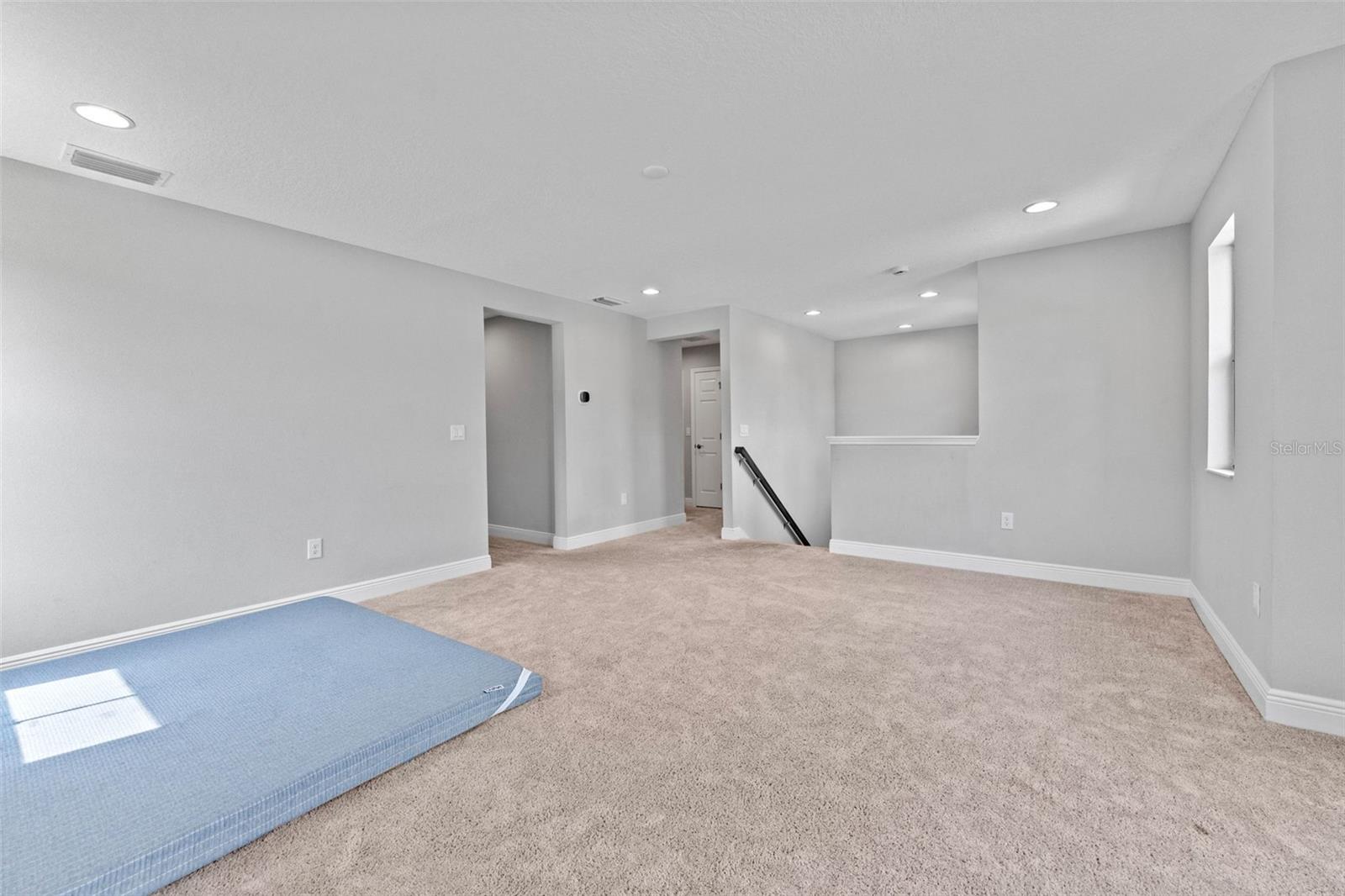 Image 20 of 51 For 14885 Paddock Pond Avenue
