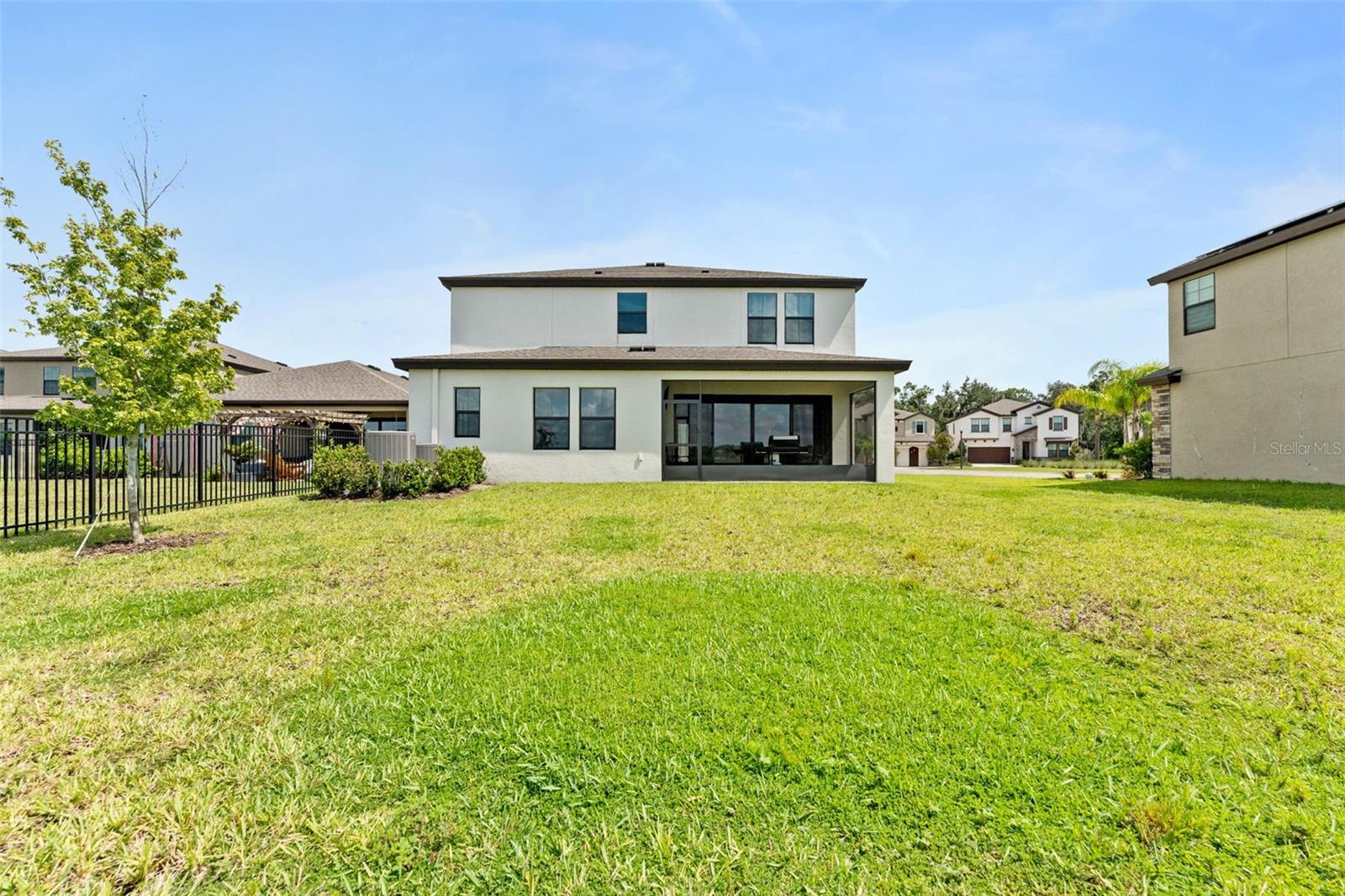 Image 40 of 51 For 14885 Paddock Pond Avenue