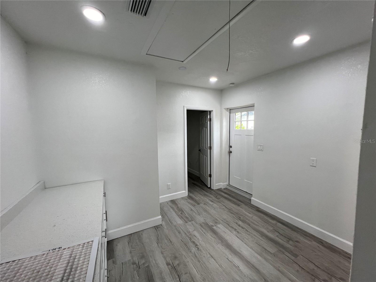 Image 19 of 28 For 7703 Hiawatha Street