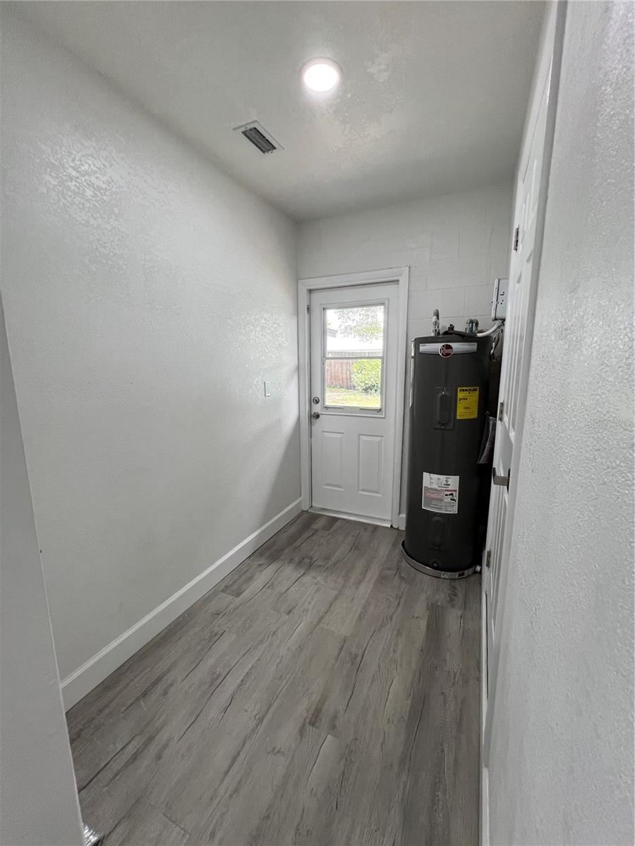 Image 23 of 28 For 7703 Hiawatha Street