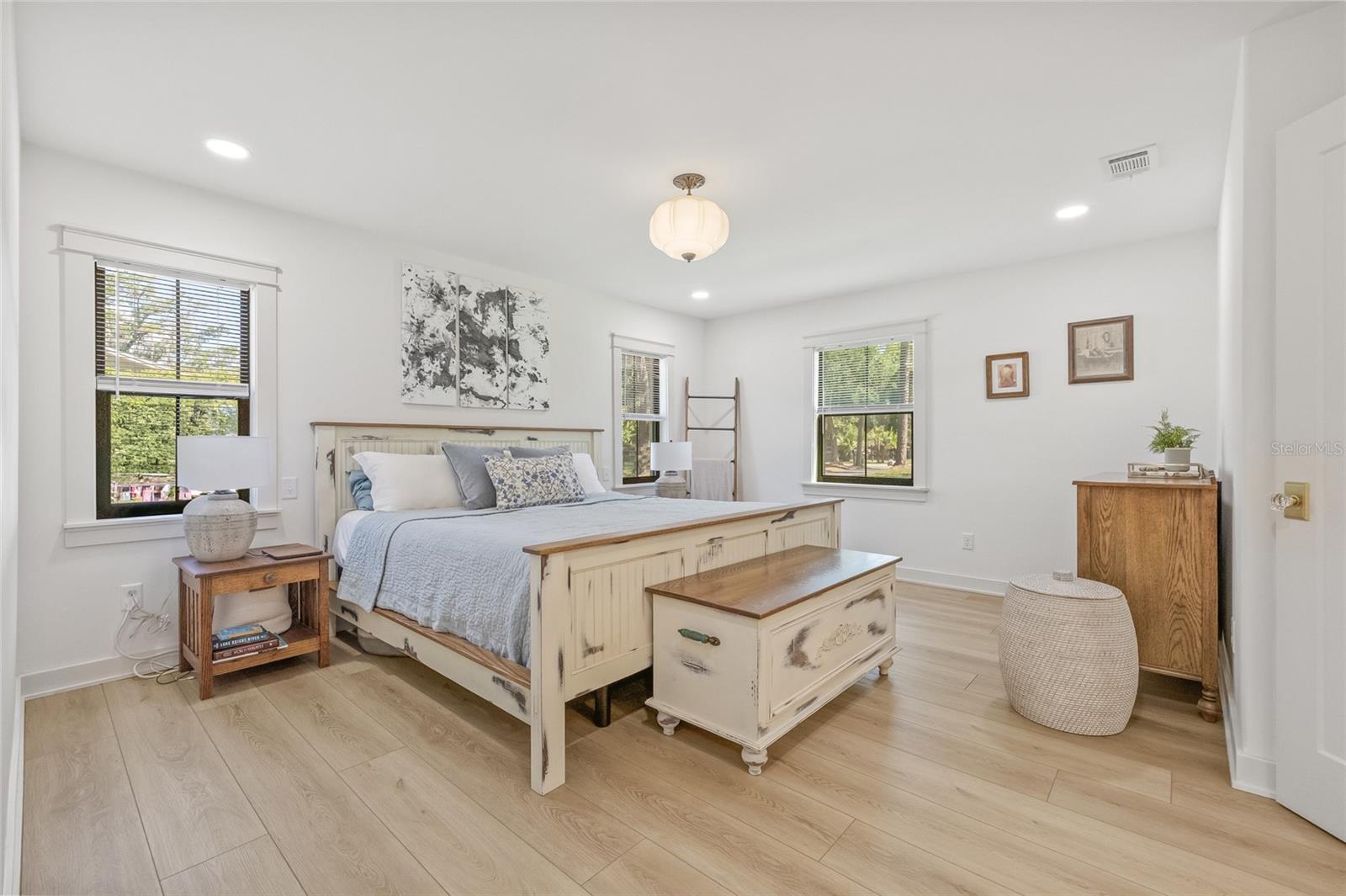 Image 30 of 69 For 17908 Pepper Tree Lane