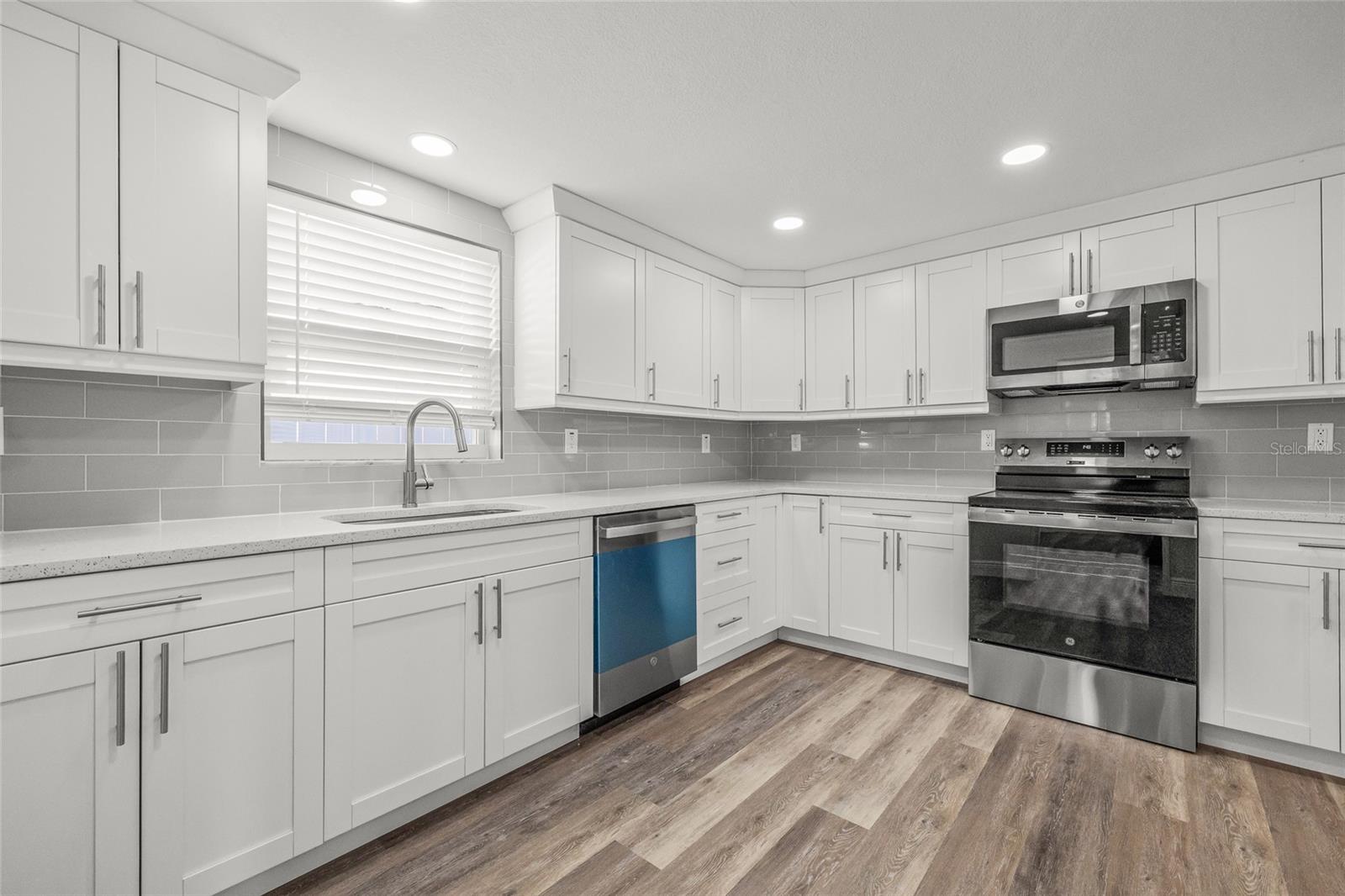 Image 13 of 39 For 5240 Sparrow Drive