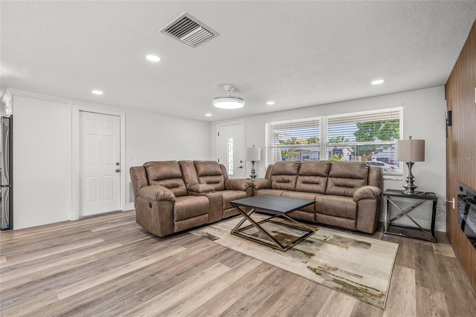 Image 4 of 39 For 5240 Sparrow Drive
