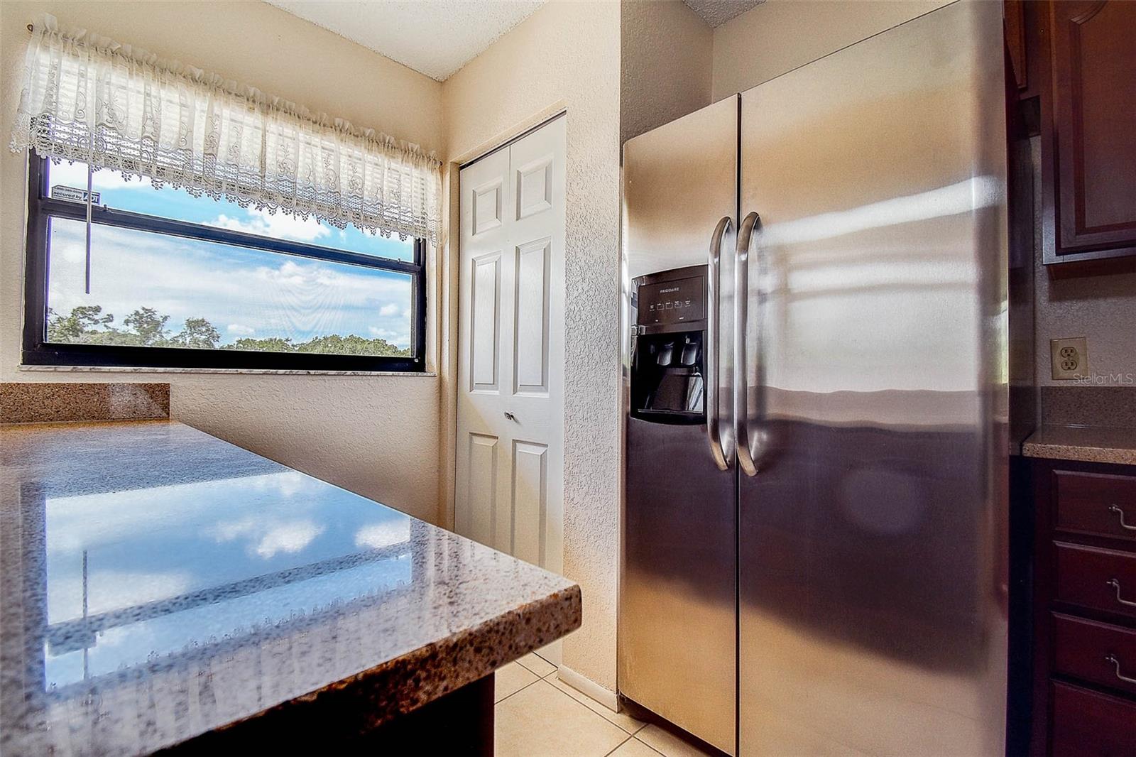 Image 12 of 37 For 1000 Cove Cay Drive 2c