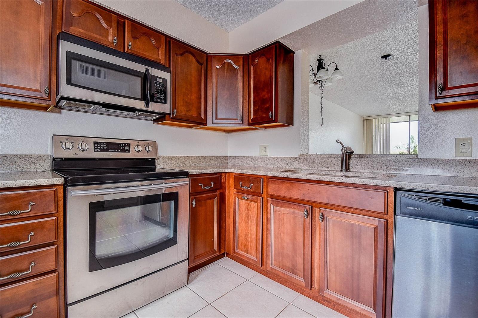 Image 16 of 37 For 1000 Cove Cay Drive 2c