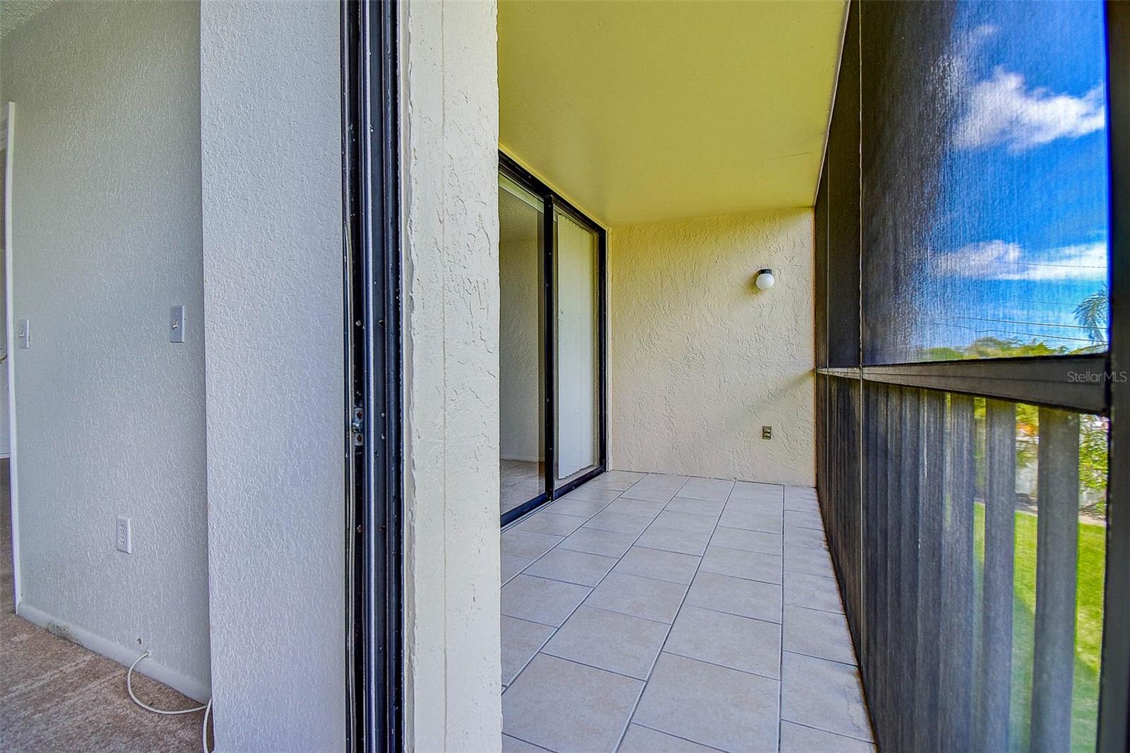 Image 25 of 37 For 1000 Cove Cay Drive 2c