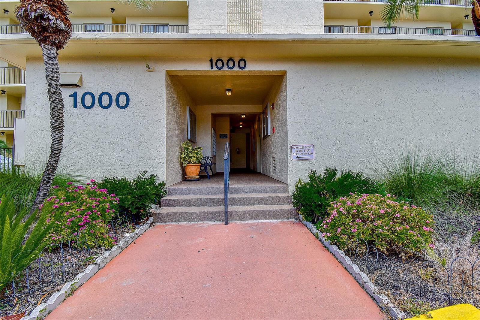 Image 4 of 37 For 1000 Cove Cay Drive 2c