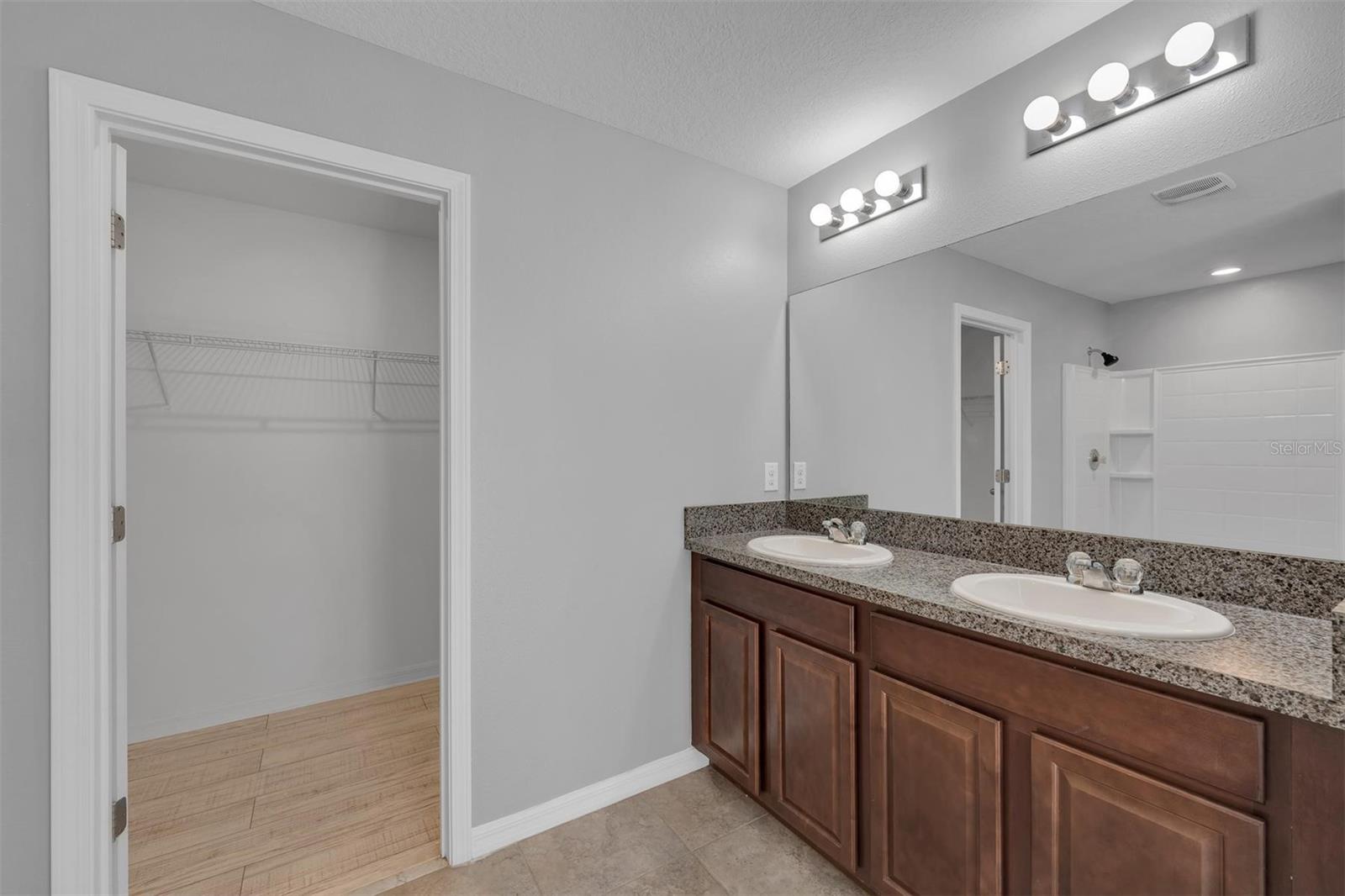 Image 16 of 27 For 6821 Blue Moon Way