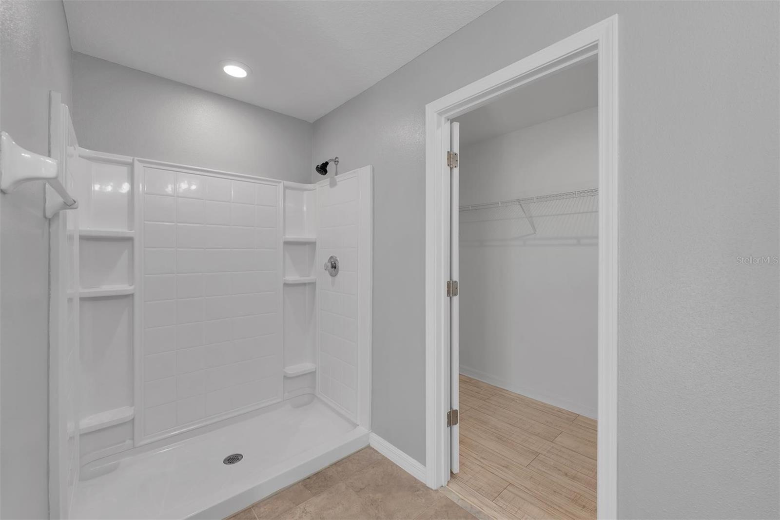 Image 17 of 27 For 6821 Blue Moon Way