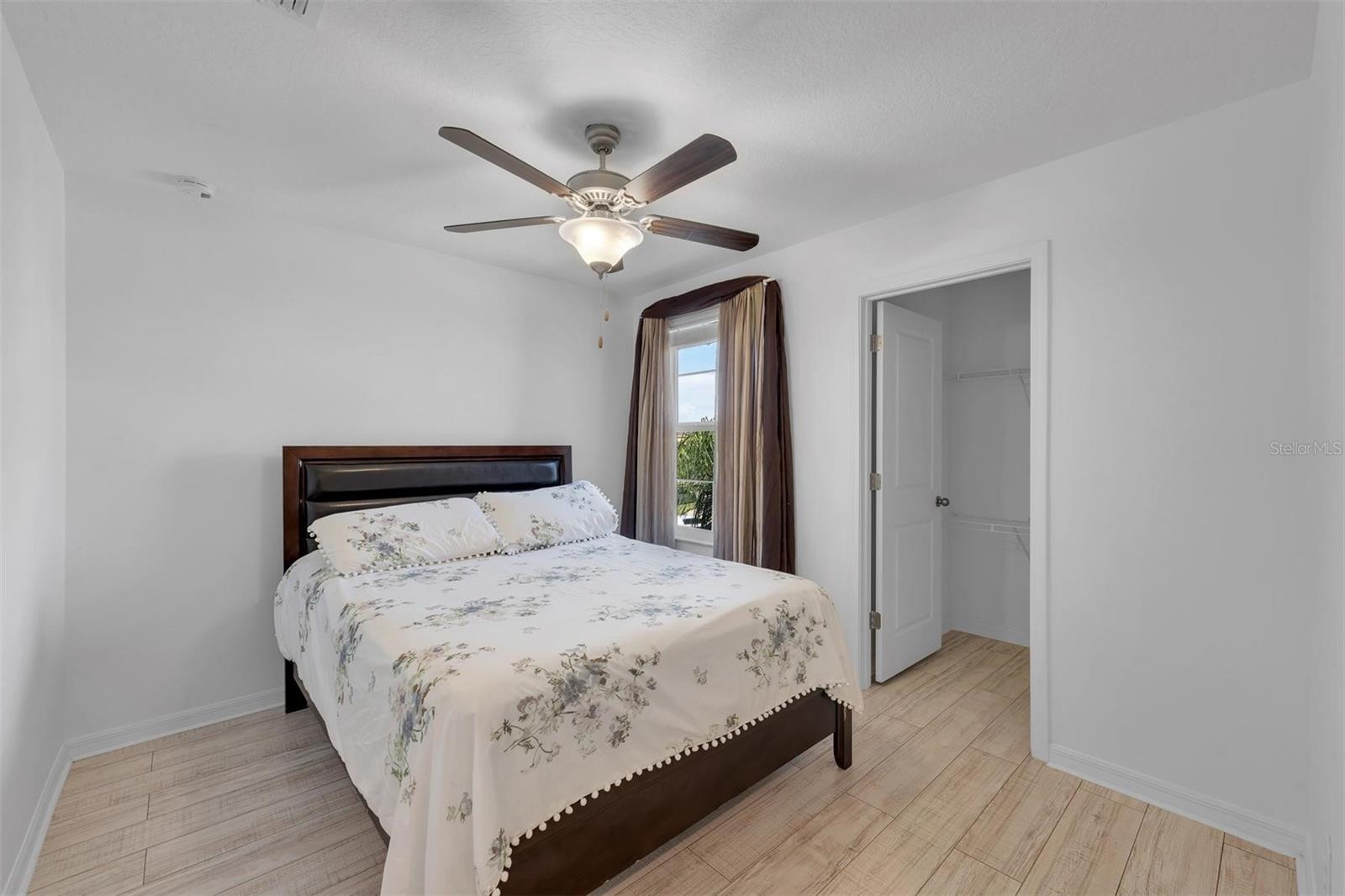 Image 20 of 27 For 6821 Blue Moon Way
