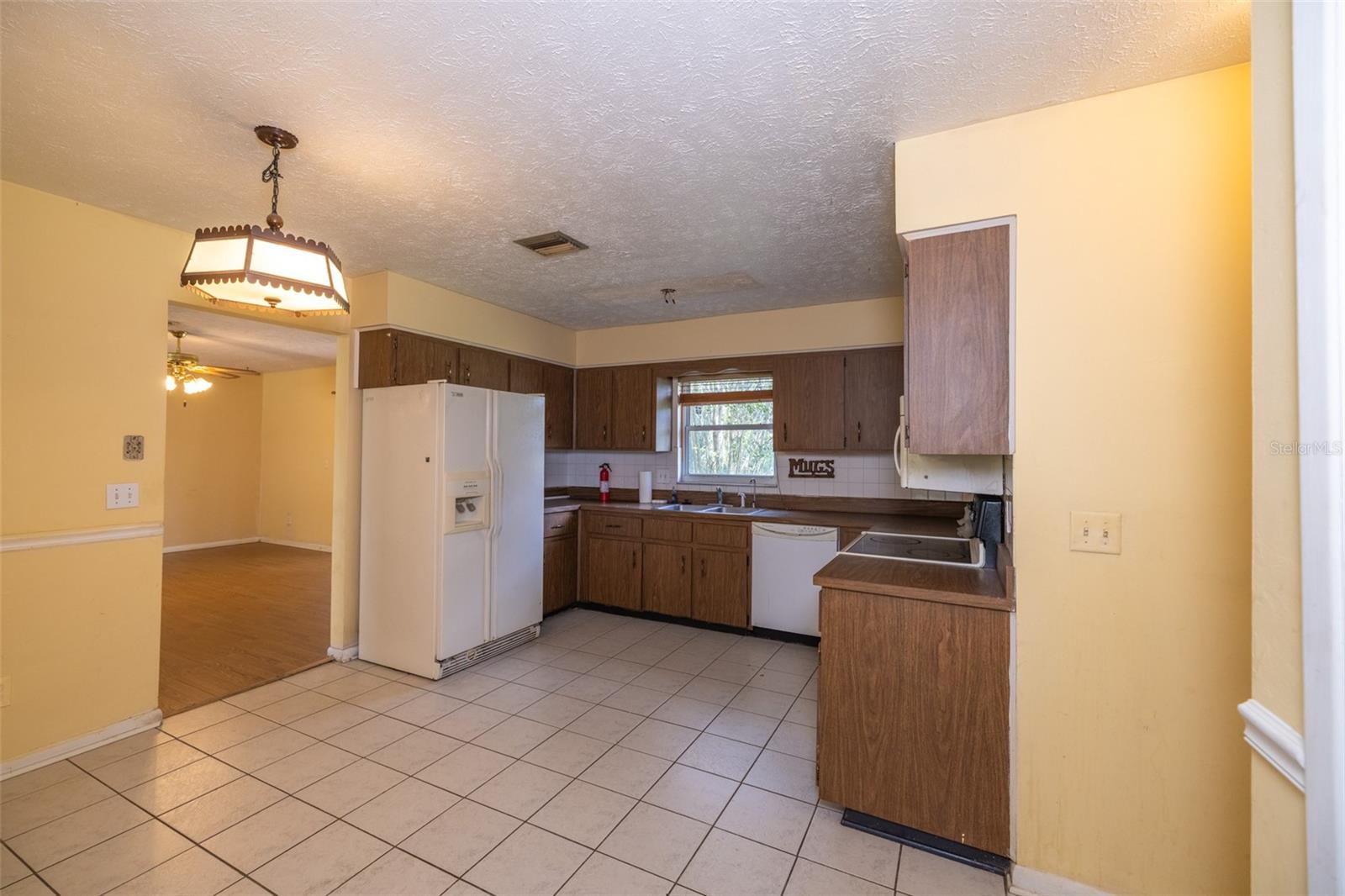 Image 13 of 44 For 804 Strawberry Lane
