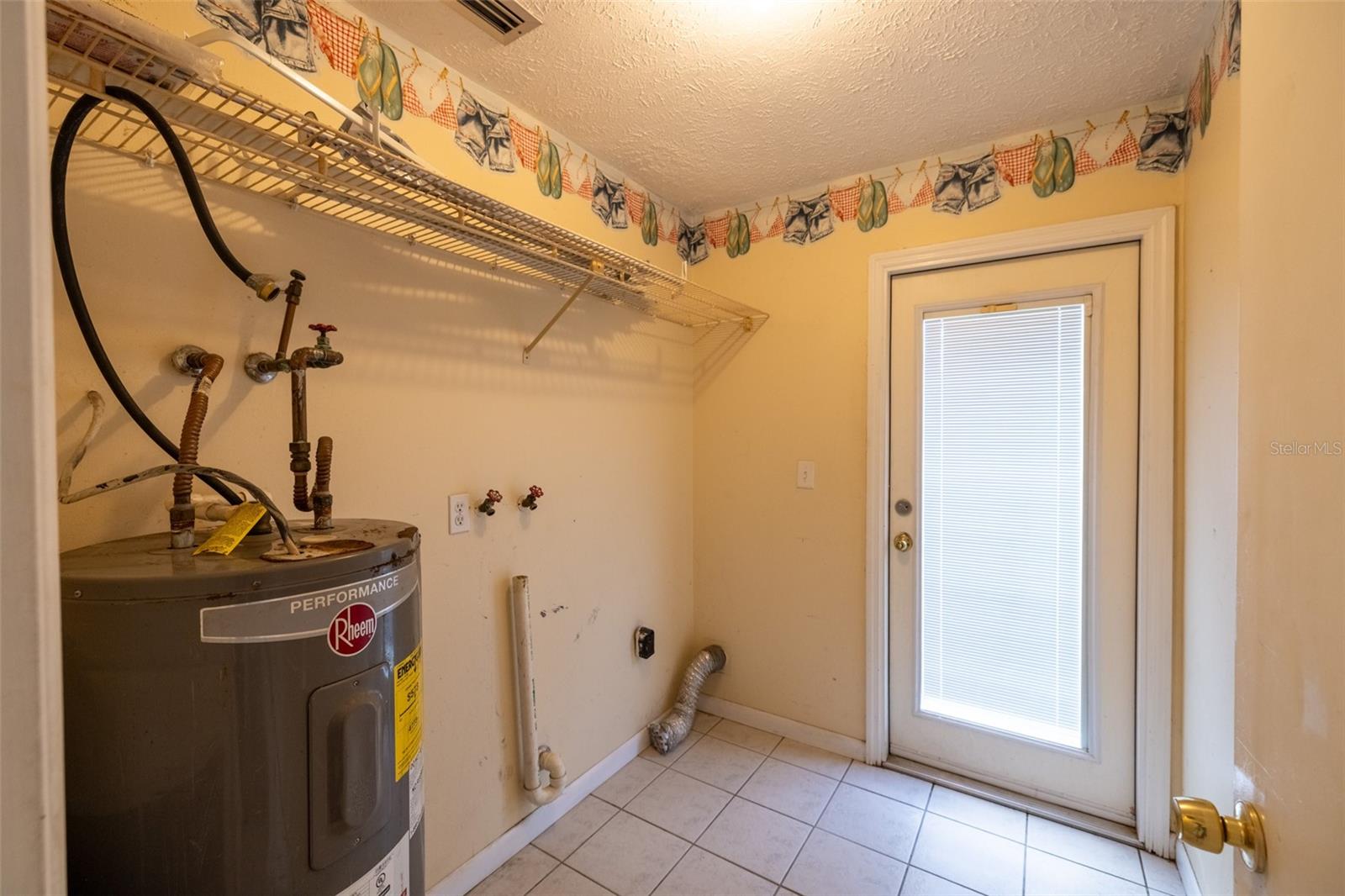 Image 18 of 44 For 804 Strawberry Lane