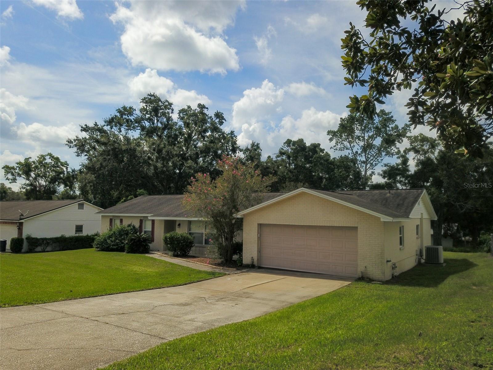 Image 39 of 44 For 804 Strawberry Lane