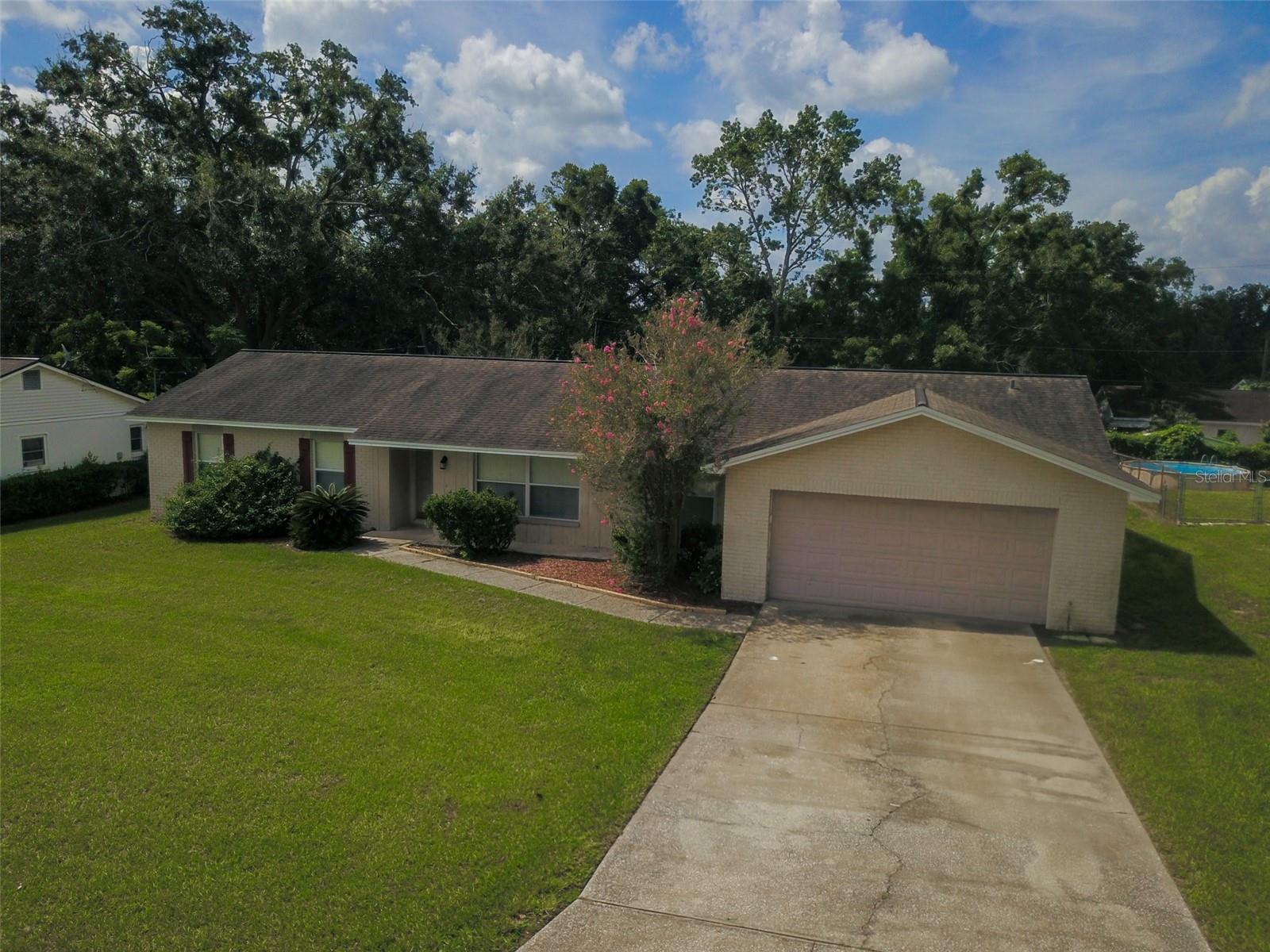 Image 40 of 44 For 804 Strawberry Lane