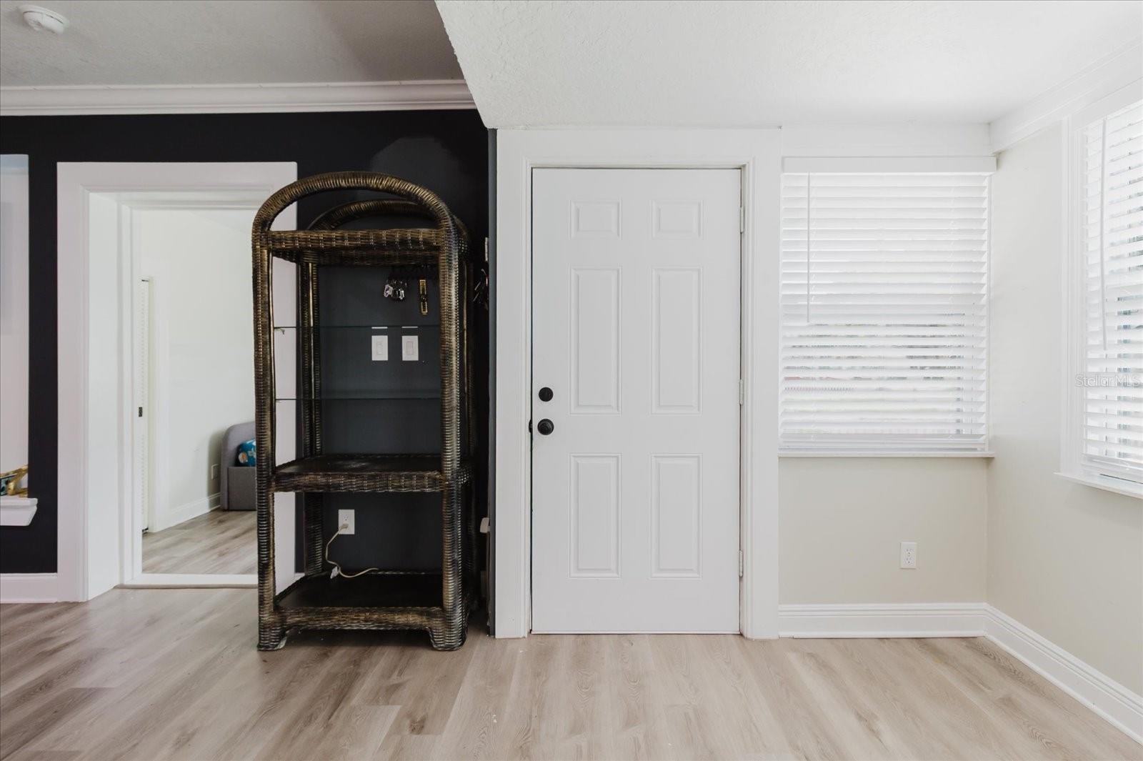Listing photo id 8 for 260 3rd Street Nw