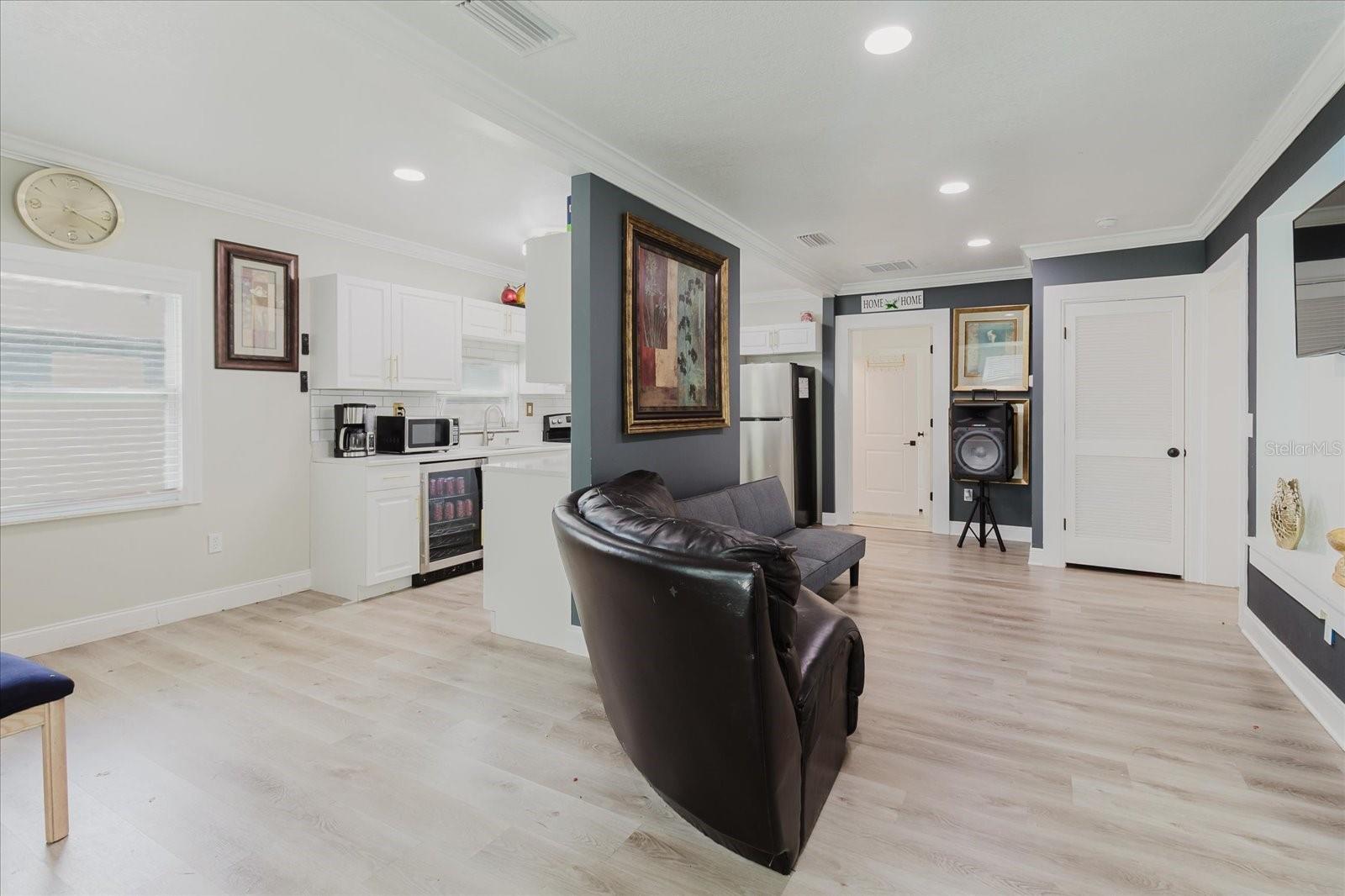 Listing photo id 11 for 260 3rd Street Nw