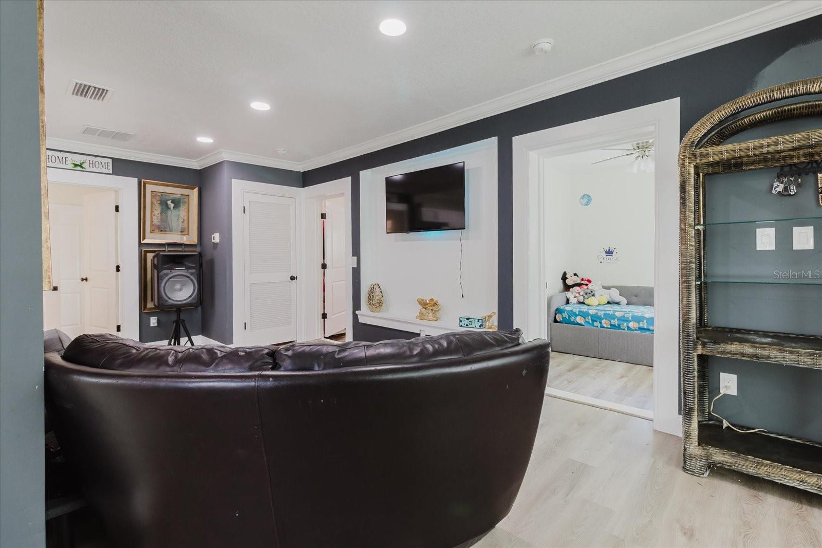 Listing photo id 12 for 260 3rd Street Nw