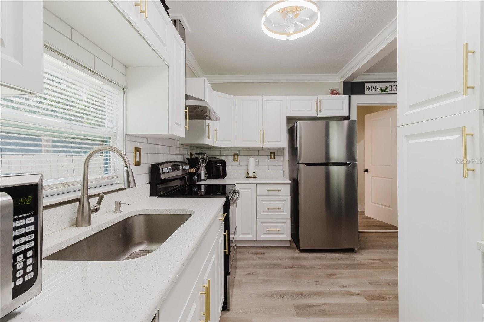 Listing photo id 21 for 260 3rd Street Nw