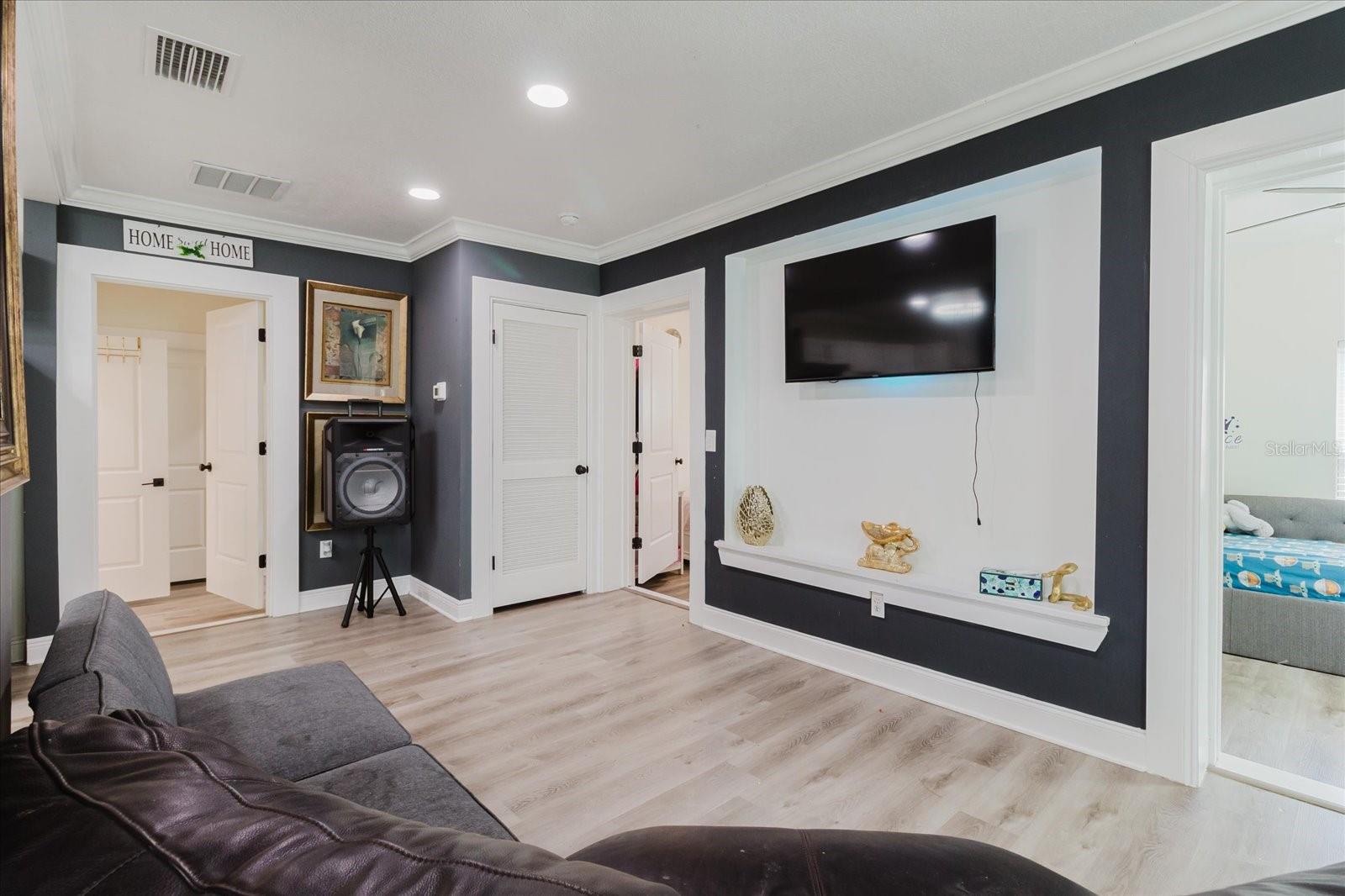 Listing photo id 23 for 260 3rd Street Nw