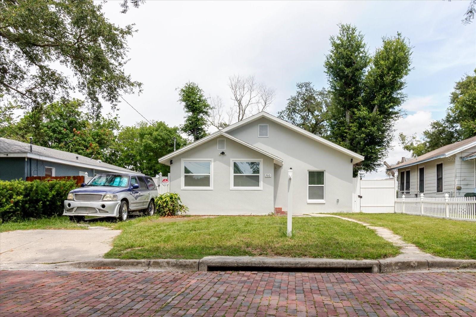 Listing photo id 4 for 260 3rd Street Nw