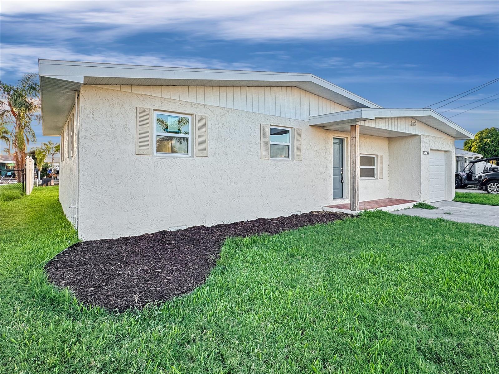 Image 19 of 25 For 13739 Coco Avenue