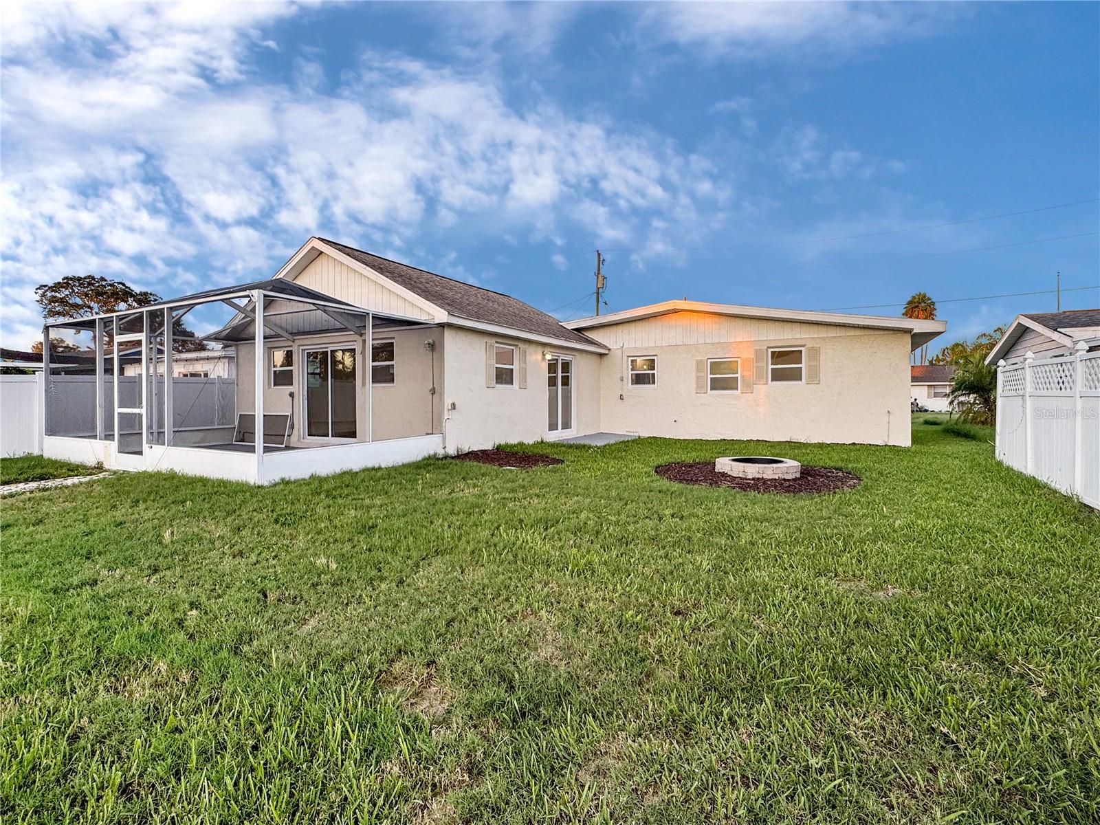 Image 21 of 25 For 13739 Coco Avenue