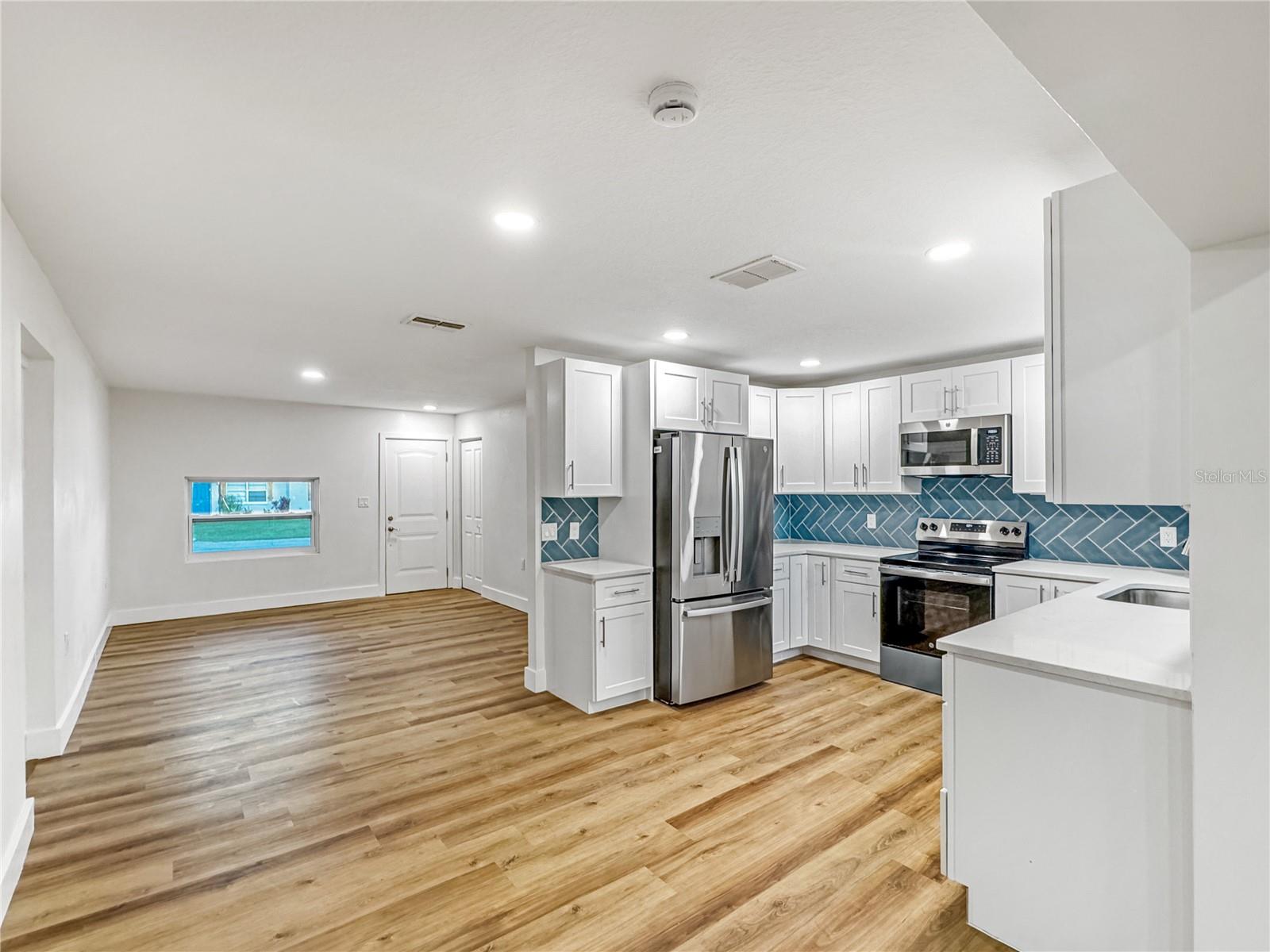 Image 4 of 25 For 13739 Coco Avenue