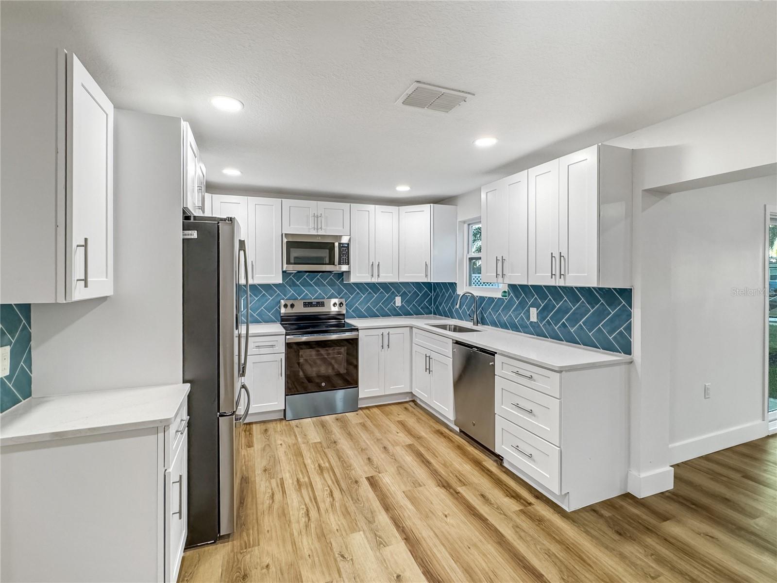 Image 6 of 25 For 13739 Coco Avenue